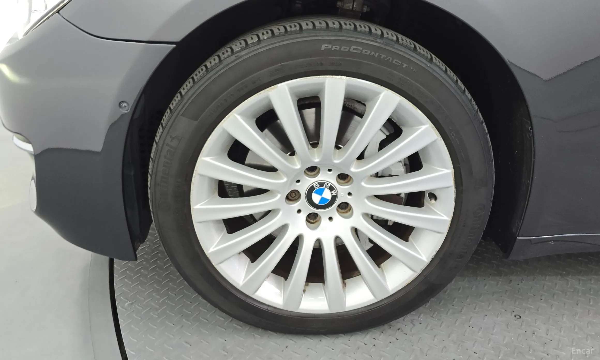 BMW 7 Series (F01) превью 5