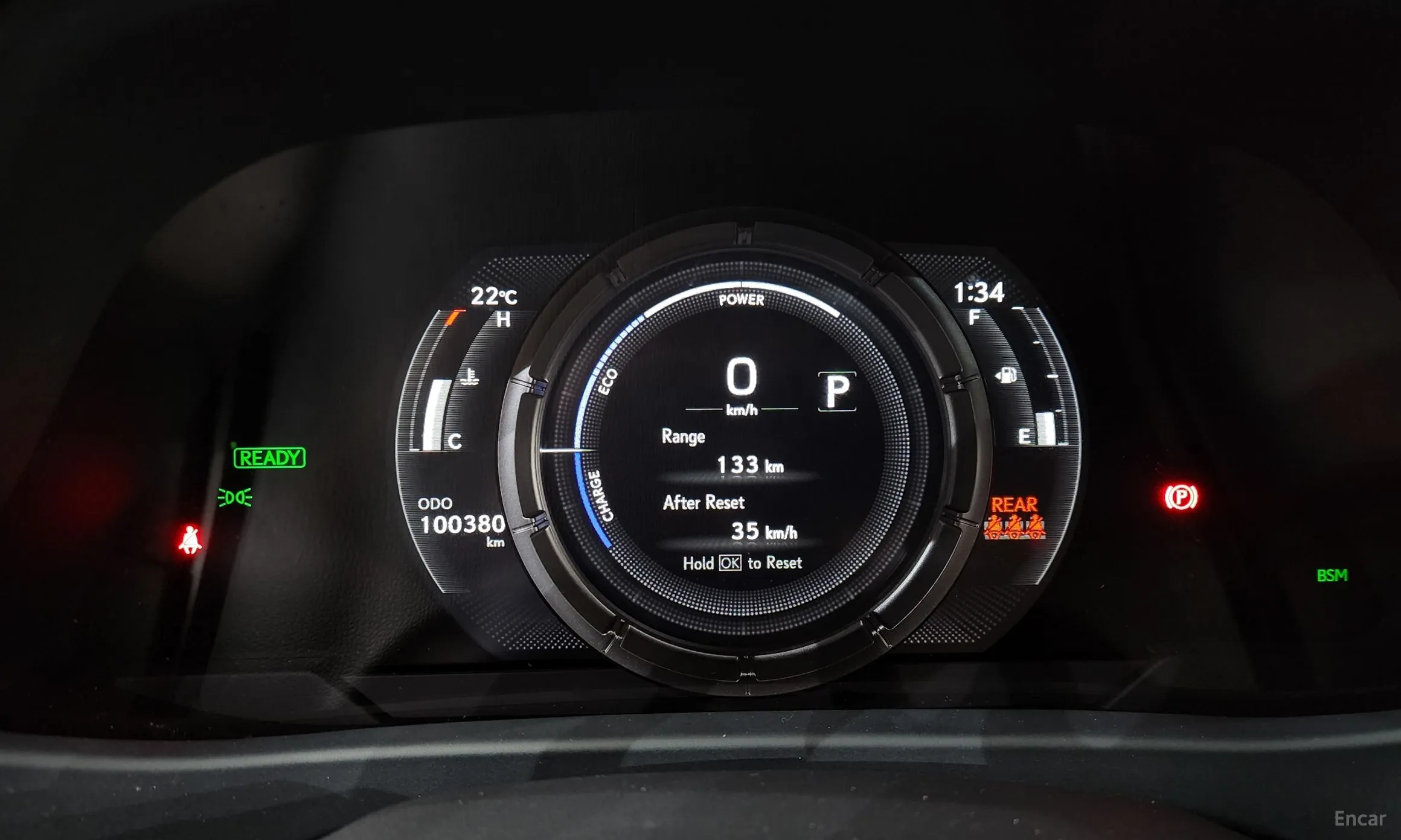 Lexus UX250h превью 8