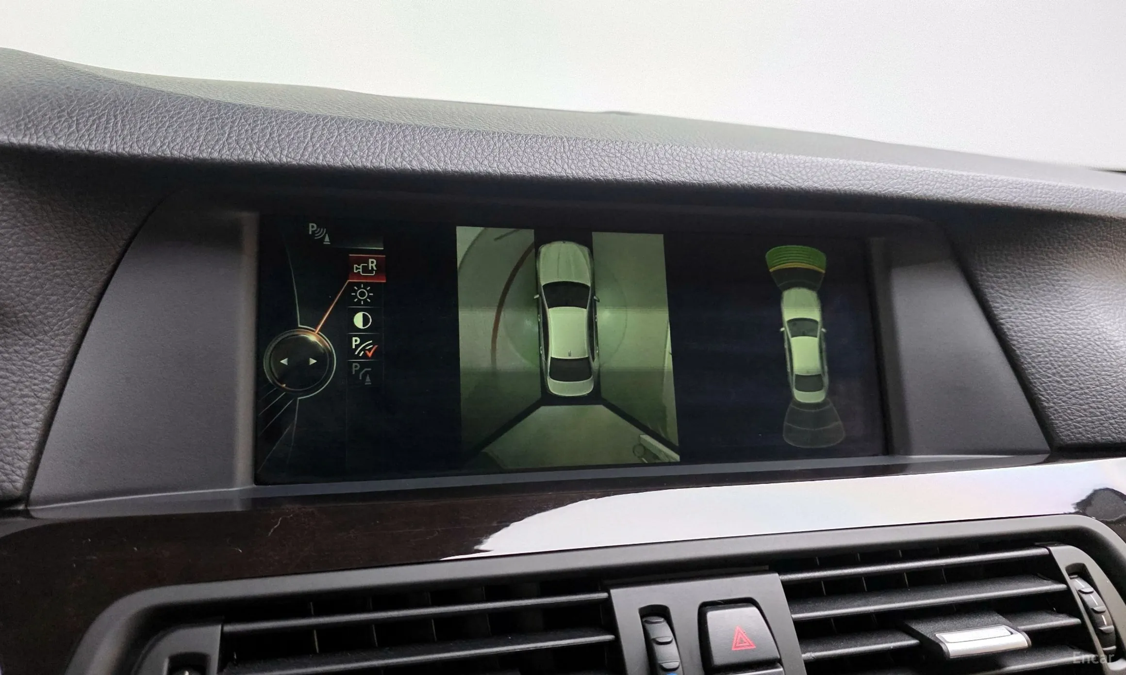 BMW 5 Series (F10) превью 15