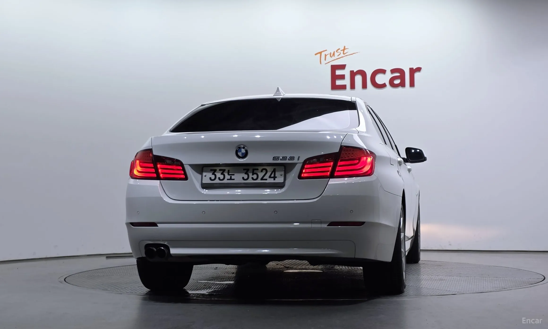 BMW 5 Series (F10) превью 4