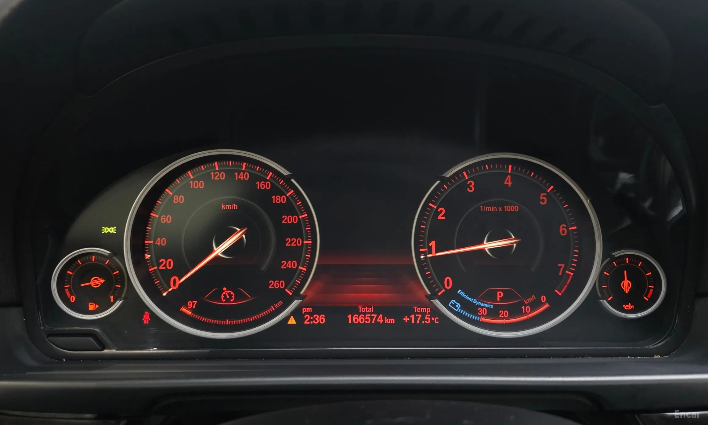 BMW 5 Series (F10) превью 8