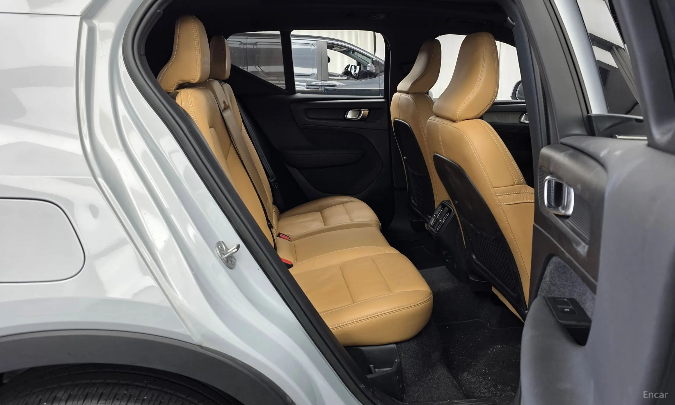 Volvo XC40 превью 12