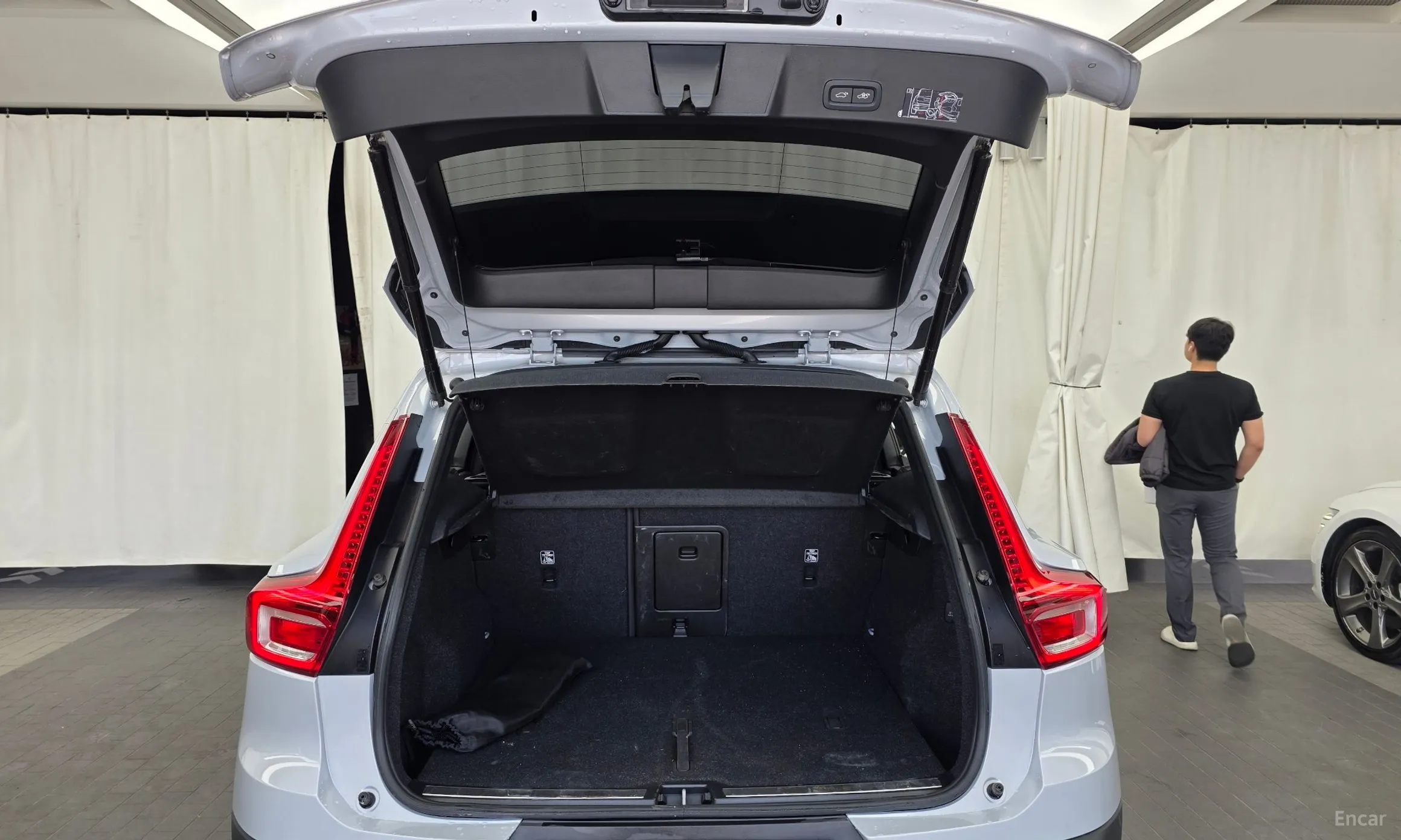 Volvo XC40 превью 20