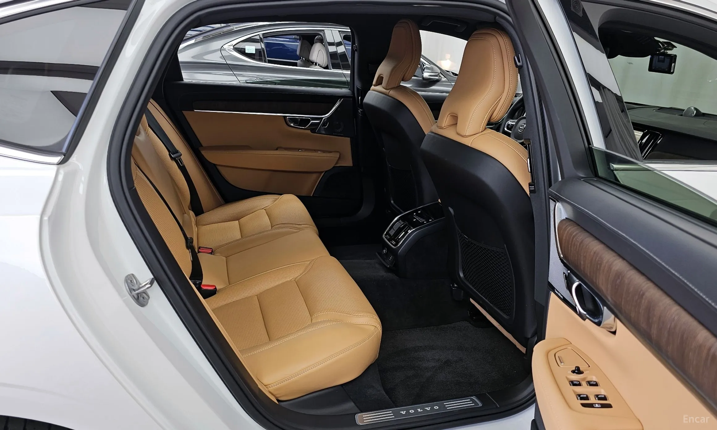 Volvo S90 превью 12
