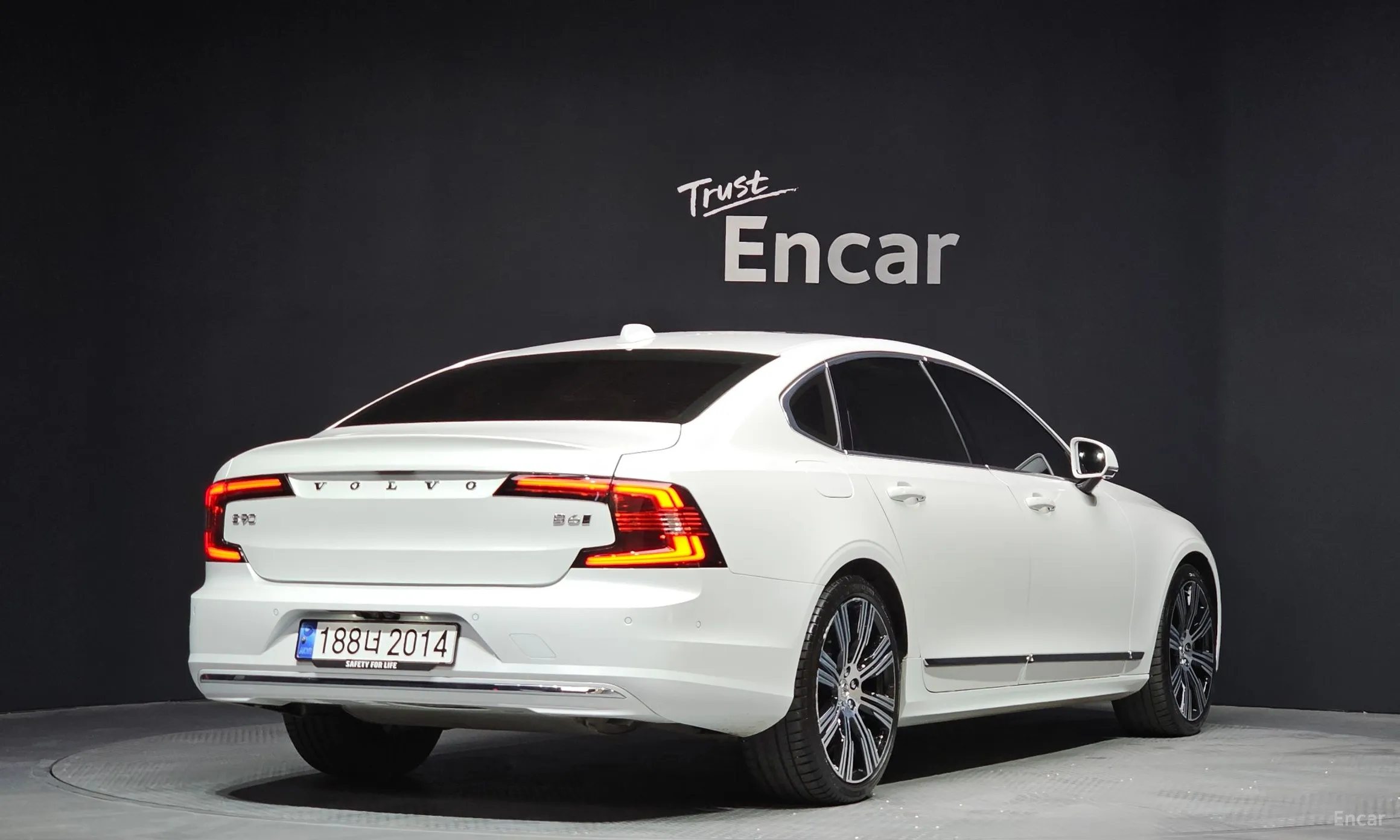 Volvo S90