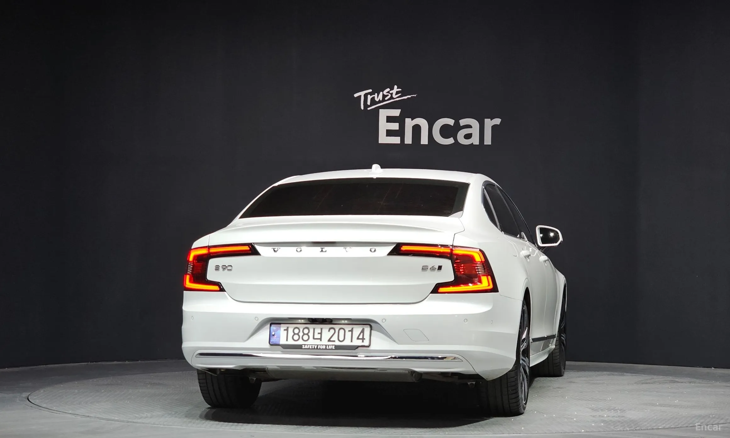 Volvo S90 превью 4