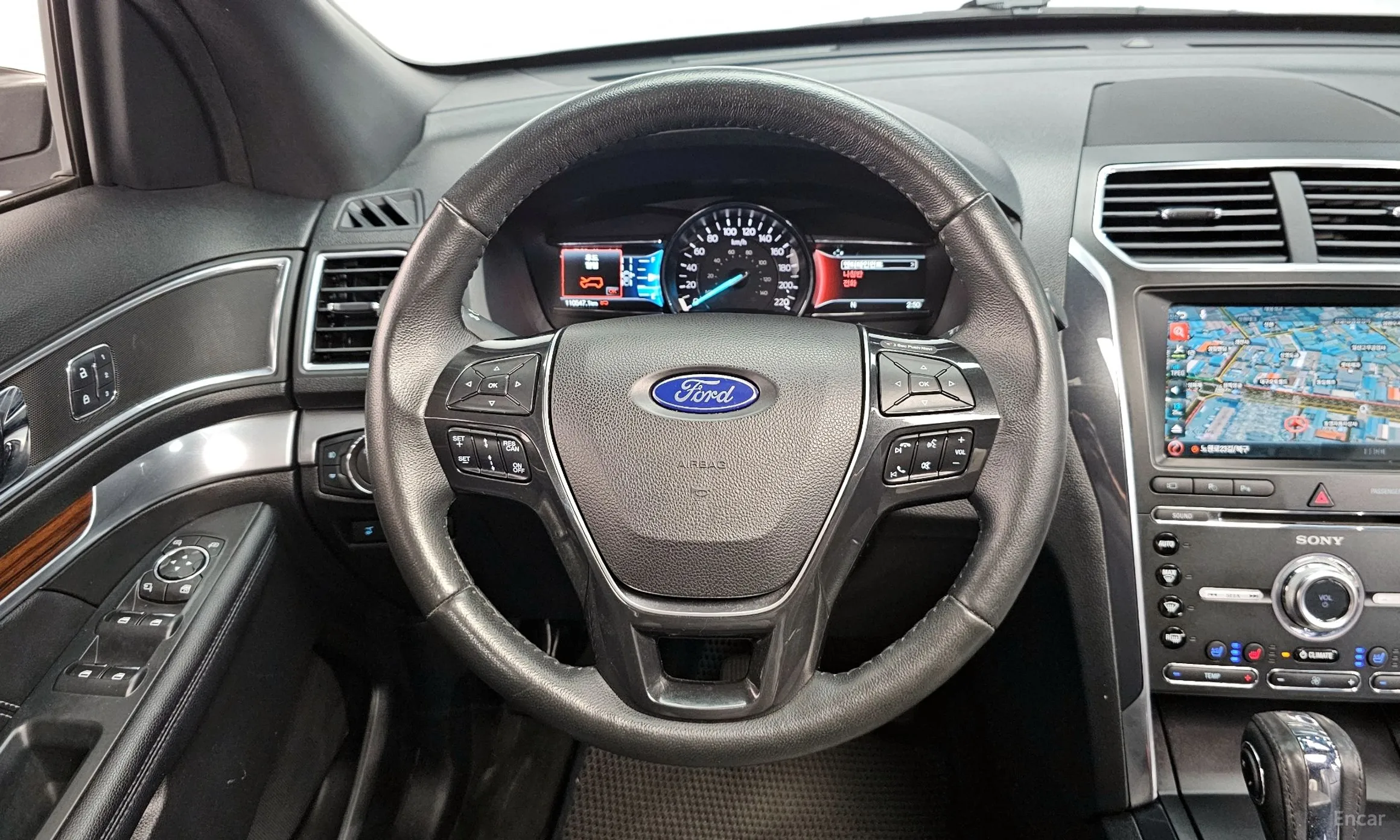 Ford Explorer превью 12
