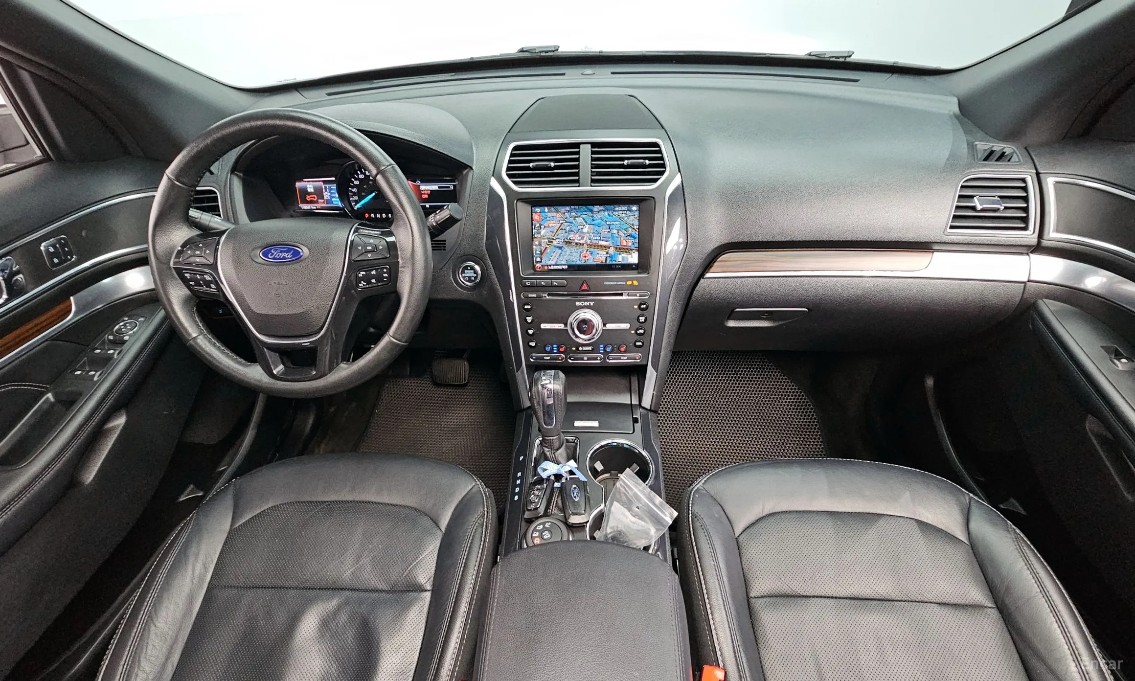 Ford Explorer превью 7