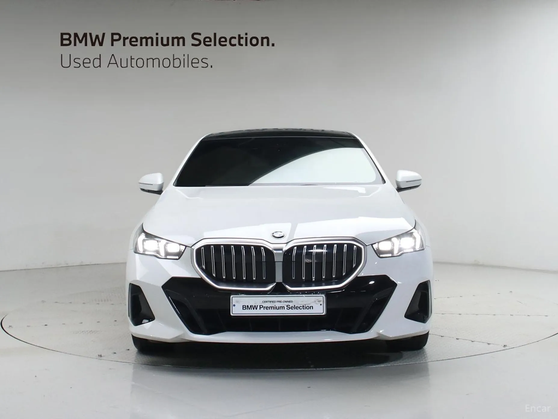BMW 5 Series (G60) превью 2