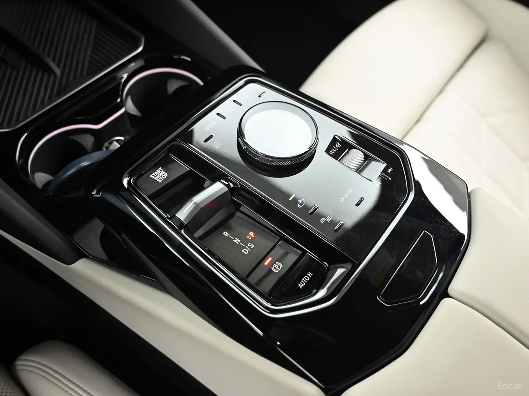 BMW 5 Series (G60) превью 20