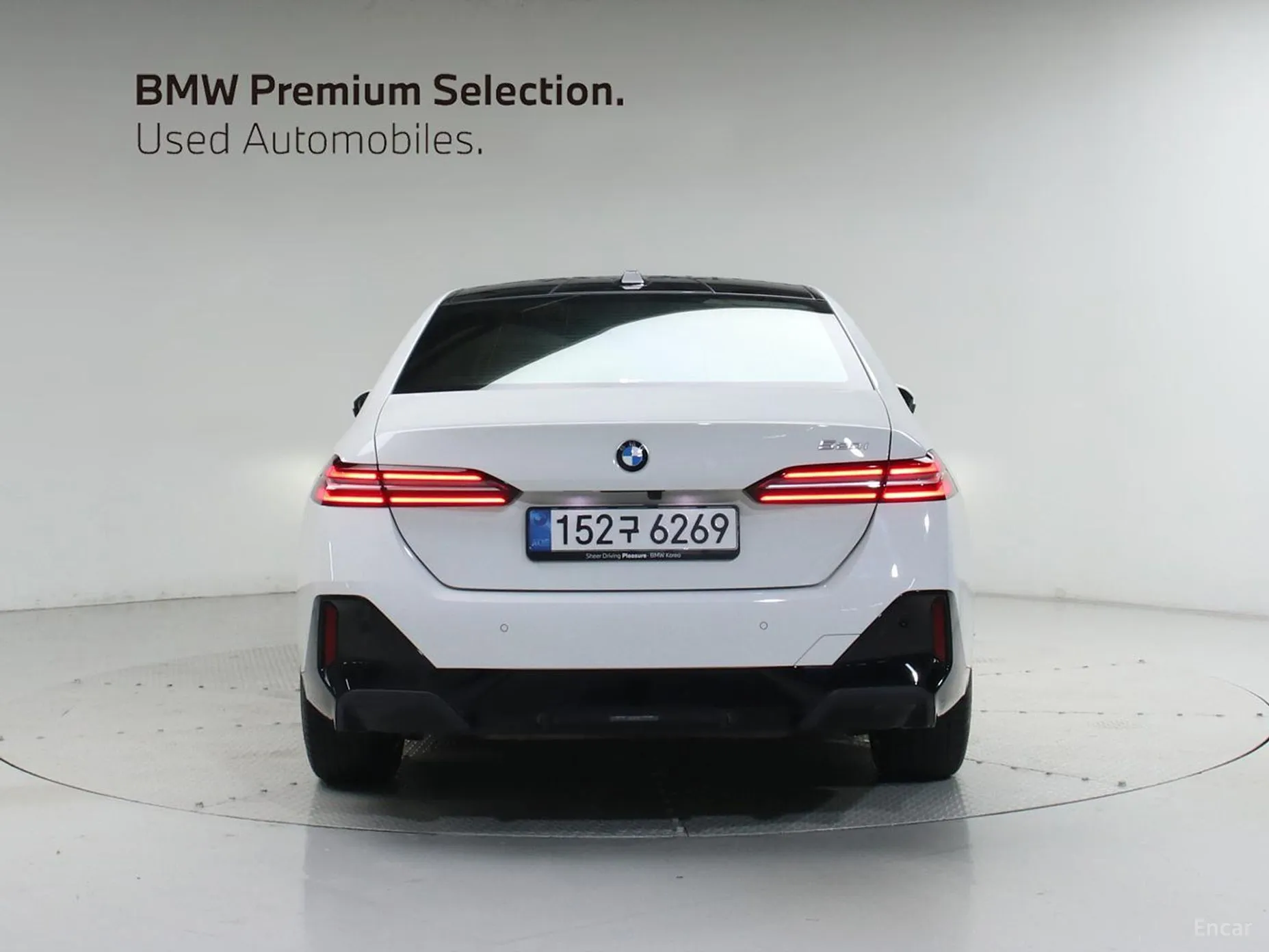 BMW 5 Series (G60) превью 3