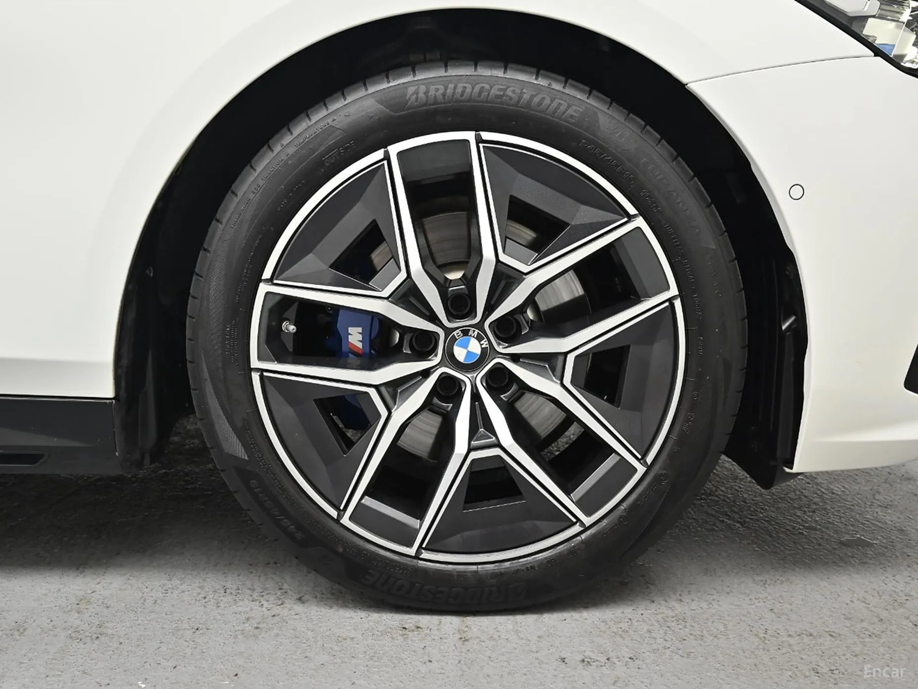 BMW 5 Series (G60) превью 5
