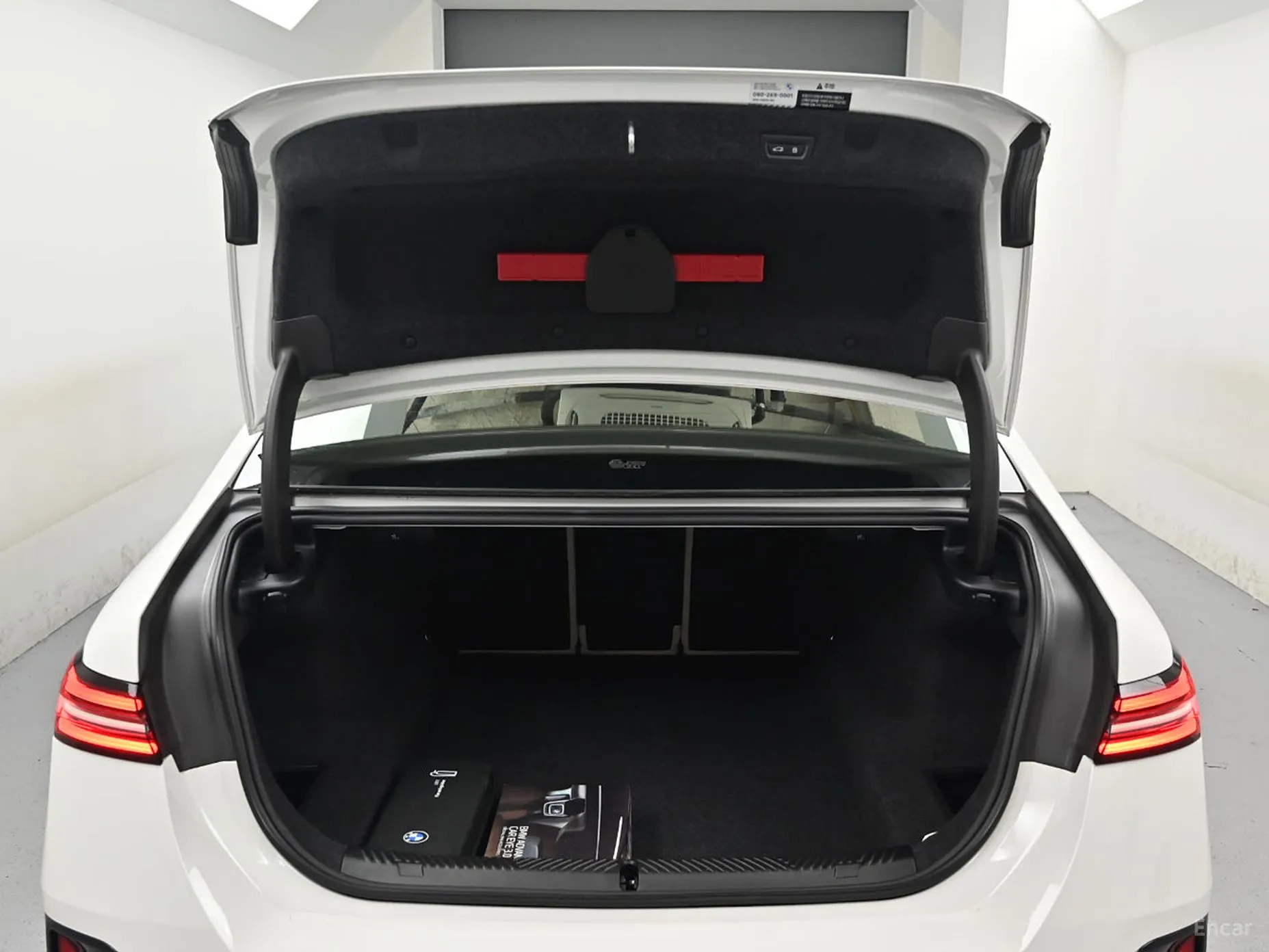 BMW 5 Series (G60) превью 9