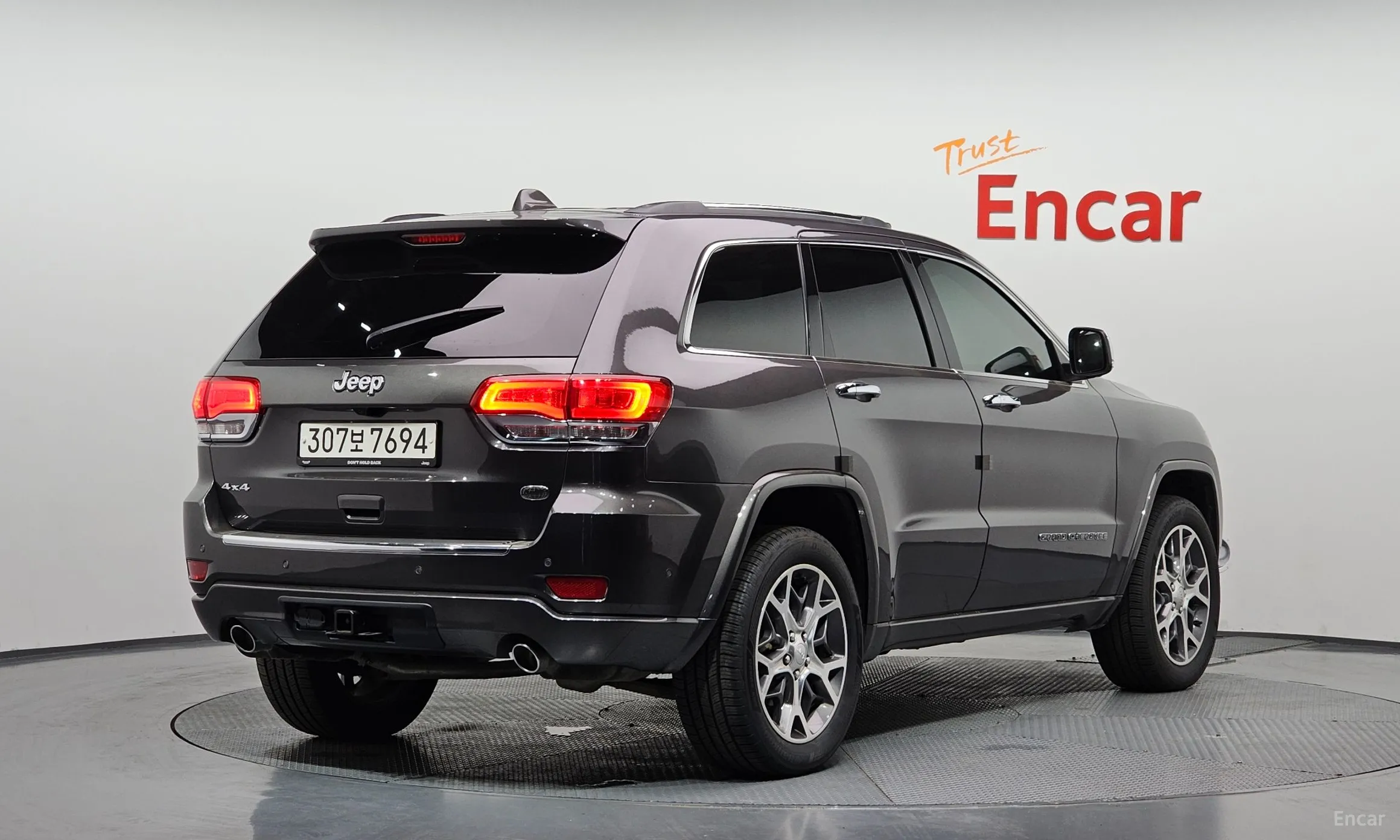 Jeep Grand Cherokee превью 2