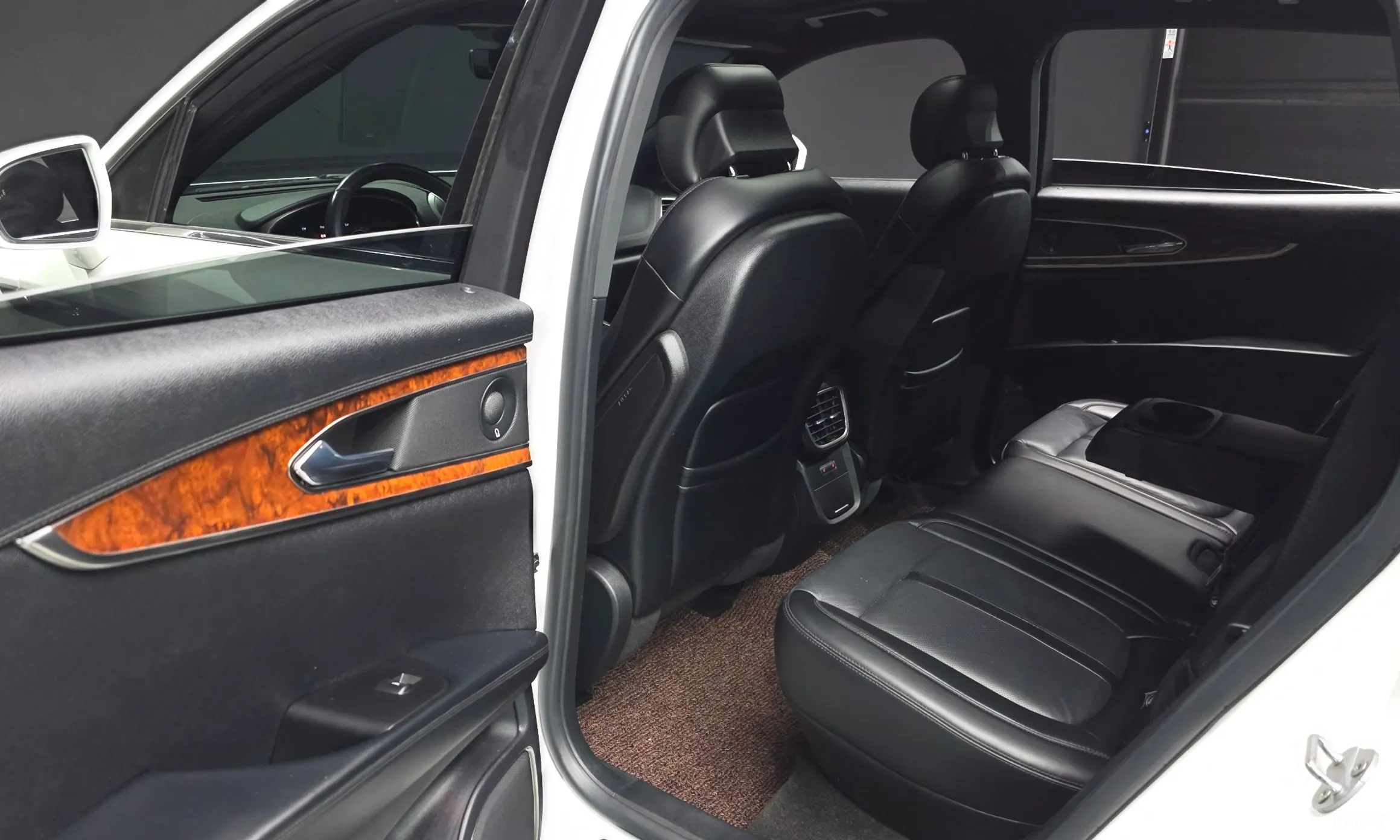 Lincoln Nautilus Gen 1 превью 11