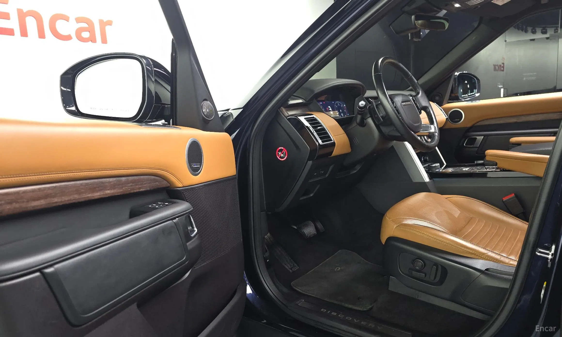 Land Rover Discovery 5 превью 10