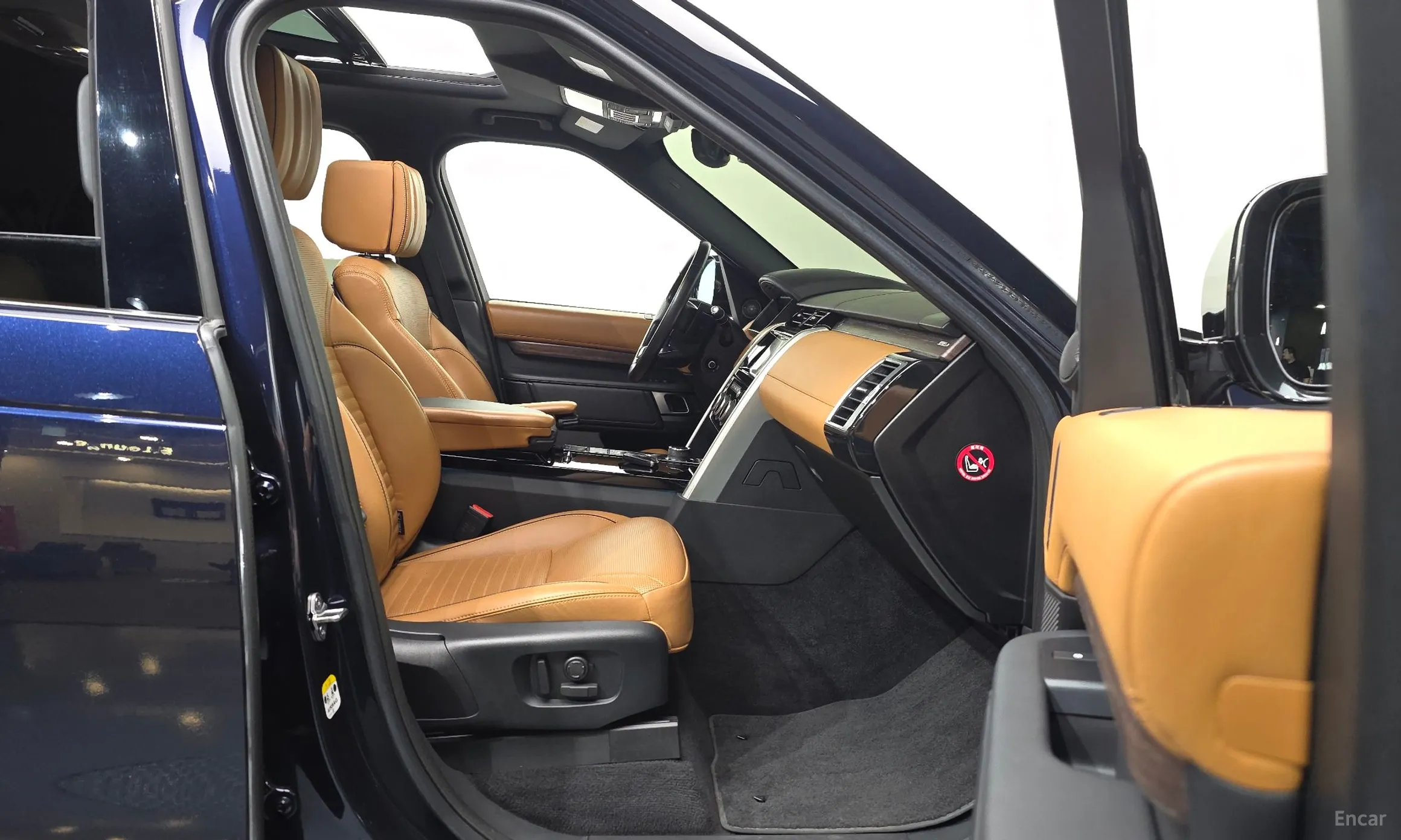 Land Rover Discovery 5 превью 11