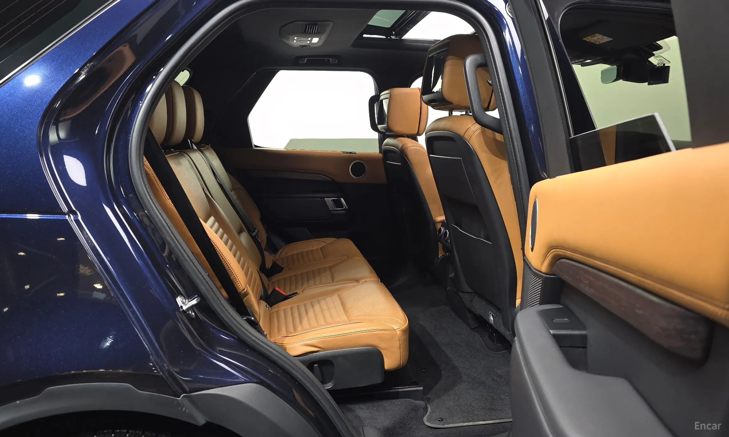 Land Rover Discovery 5 превью 12