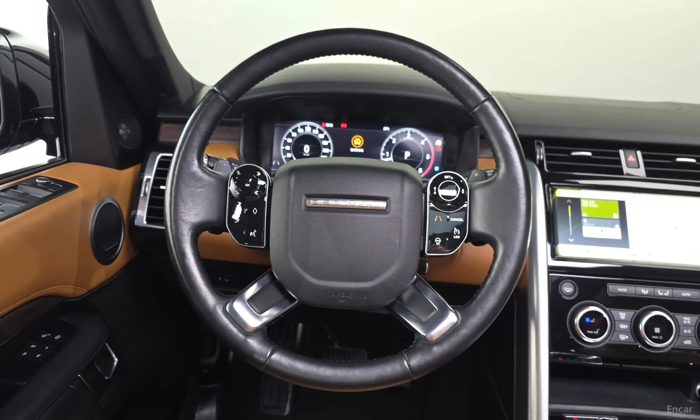 Land Rover Discovery 5 превью 13