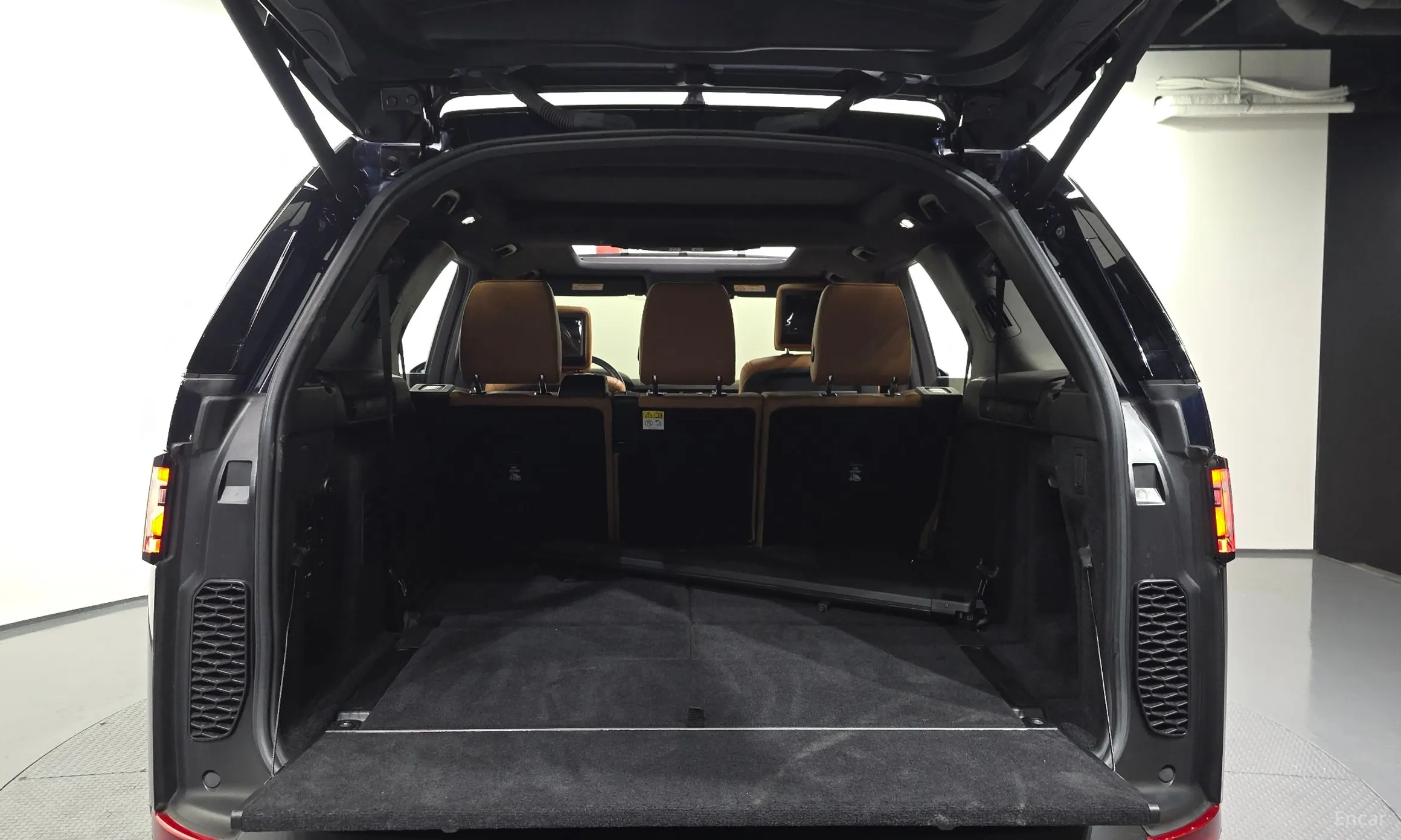 Land Rover Discovery 5 превью 20