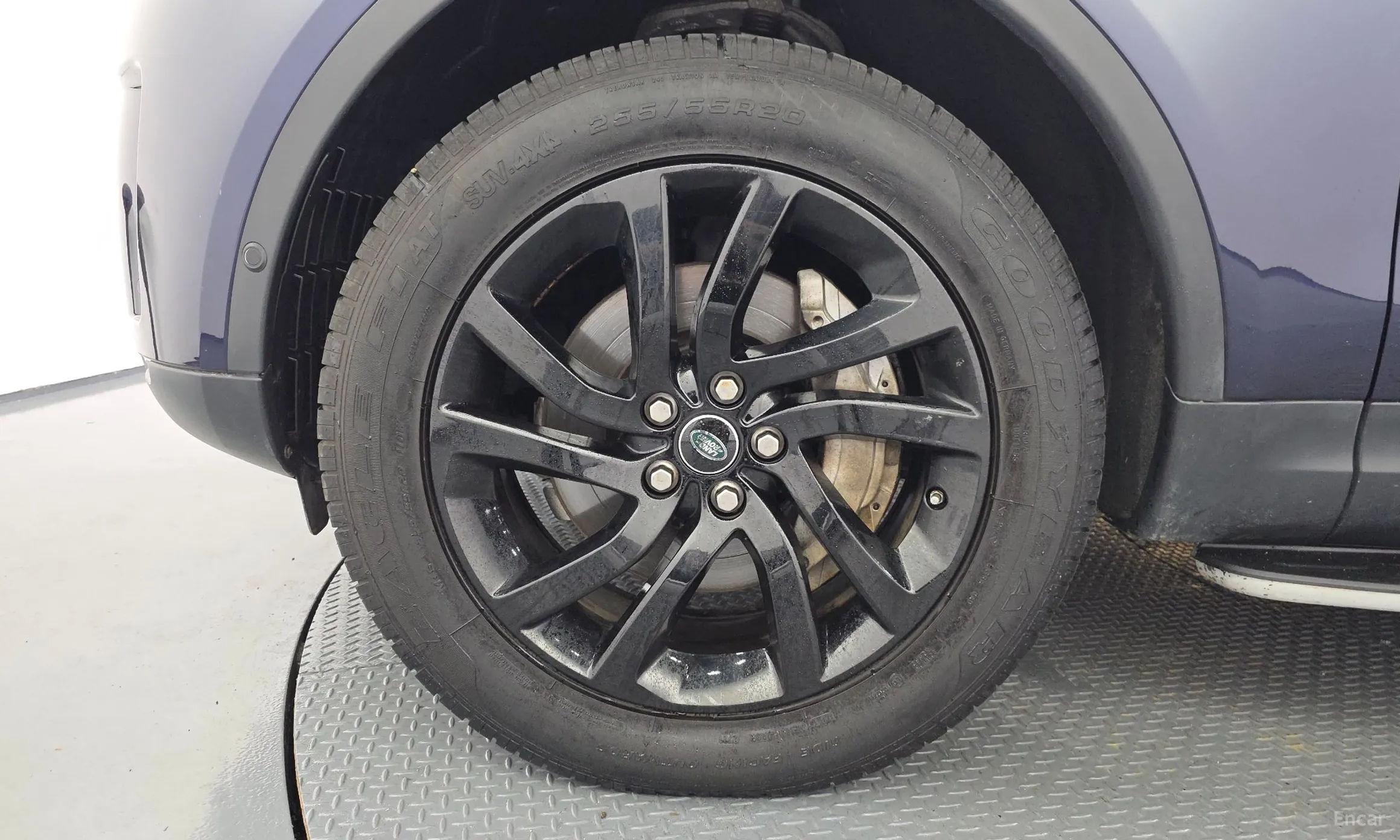Land Rover Discovery 5 превью 5
