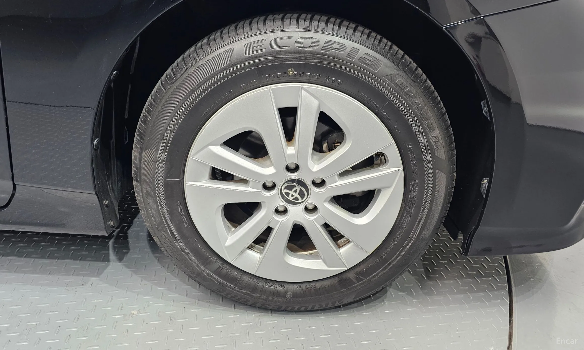 Toyota Prius 4th Generation превью 5