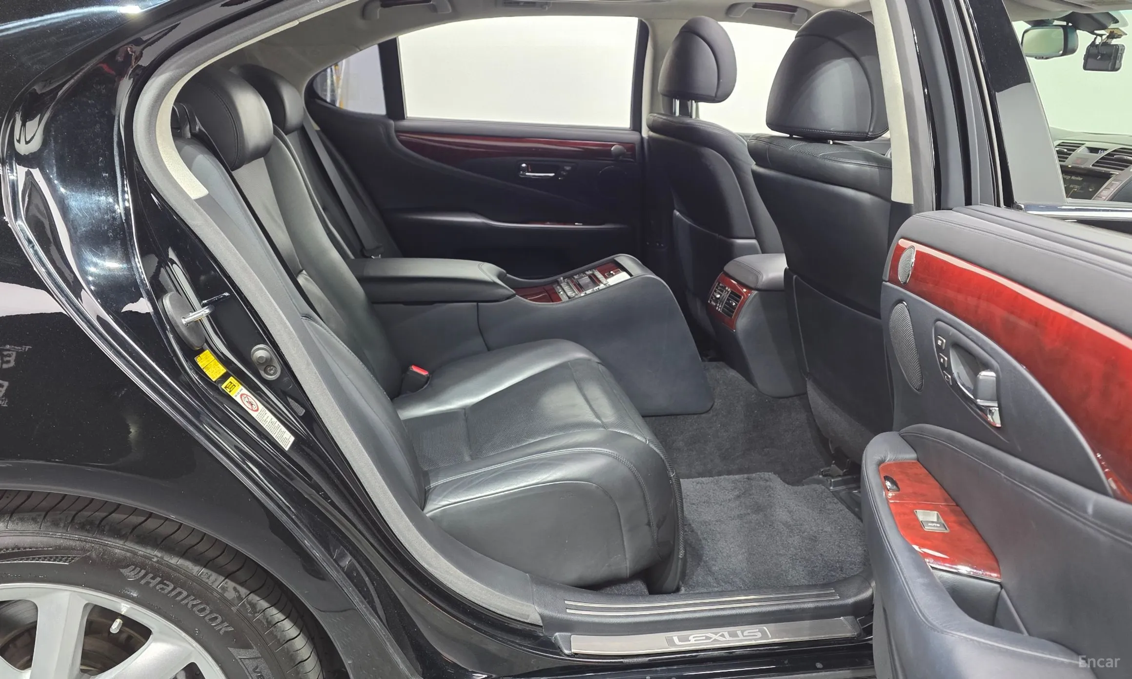 Lexus LS600hL превью 12