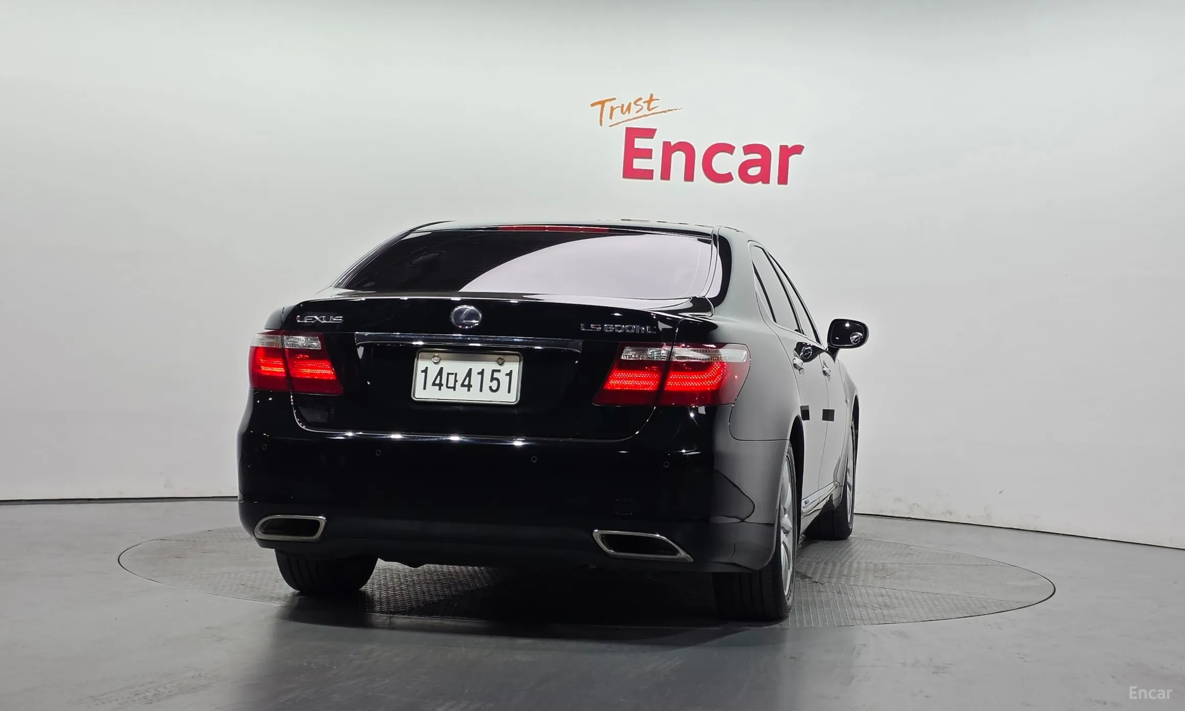 Lexus LS600hL превью 4