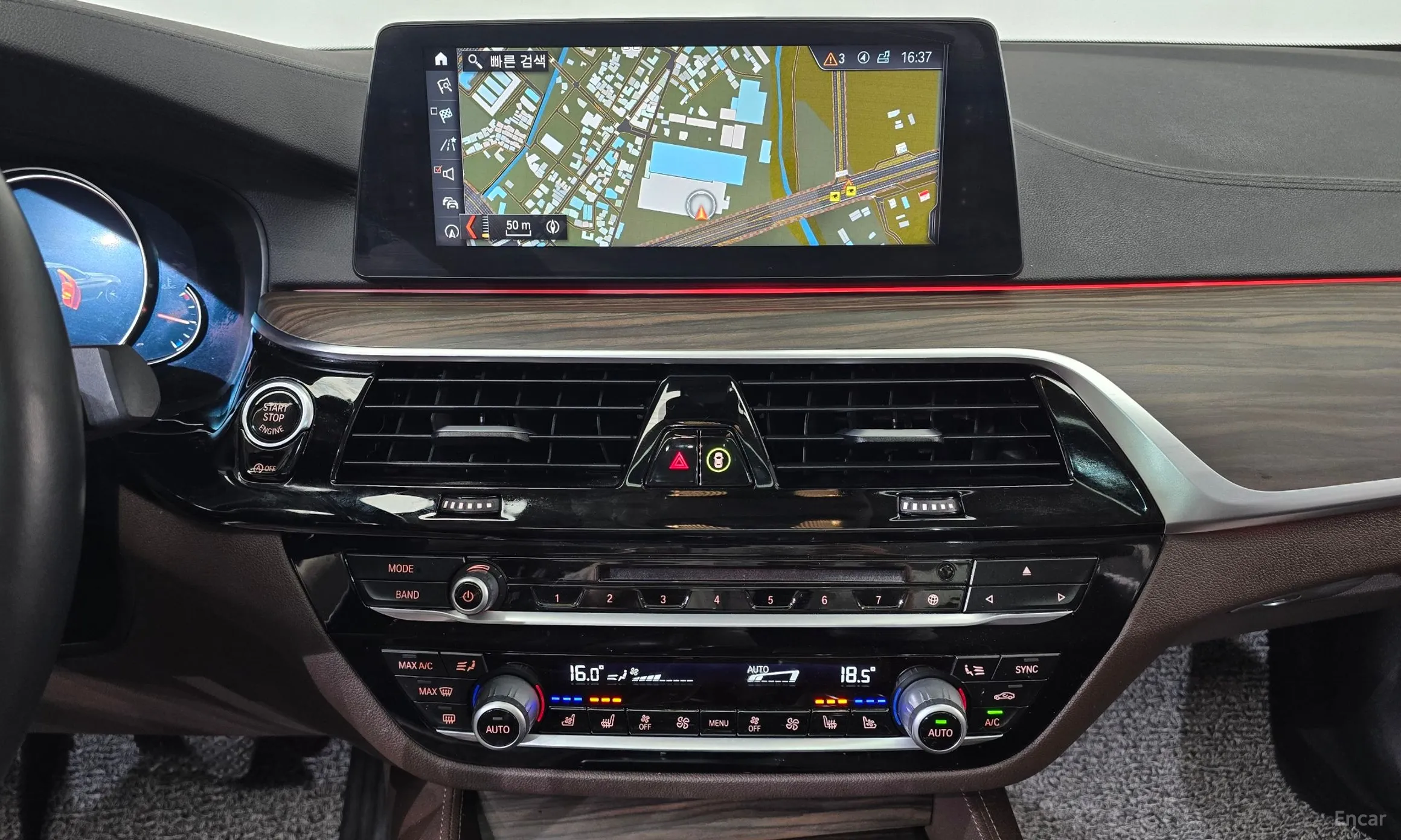 BMW 5 Series (G30) превью 13