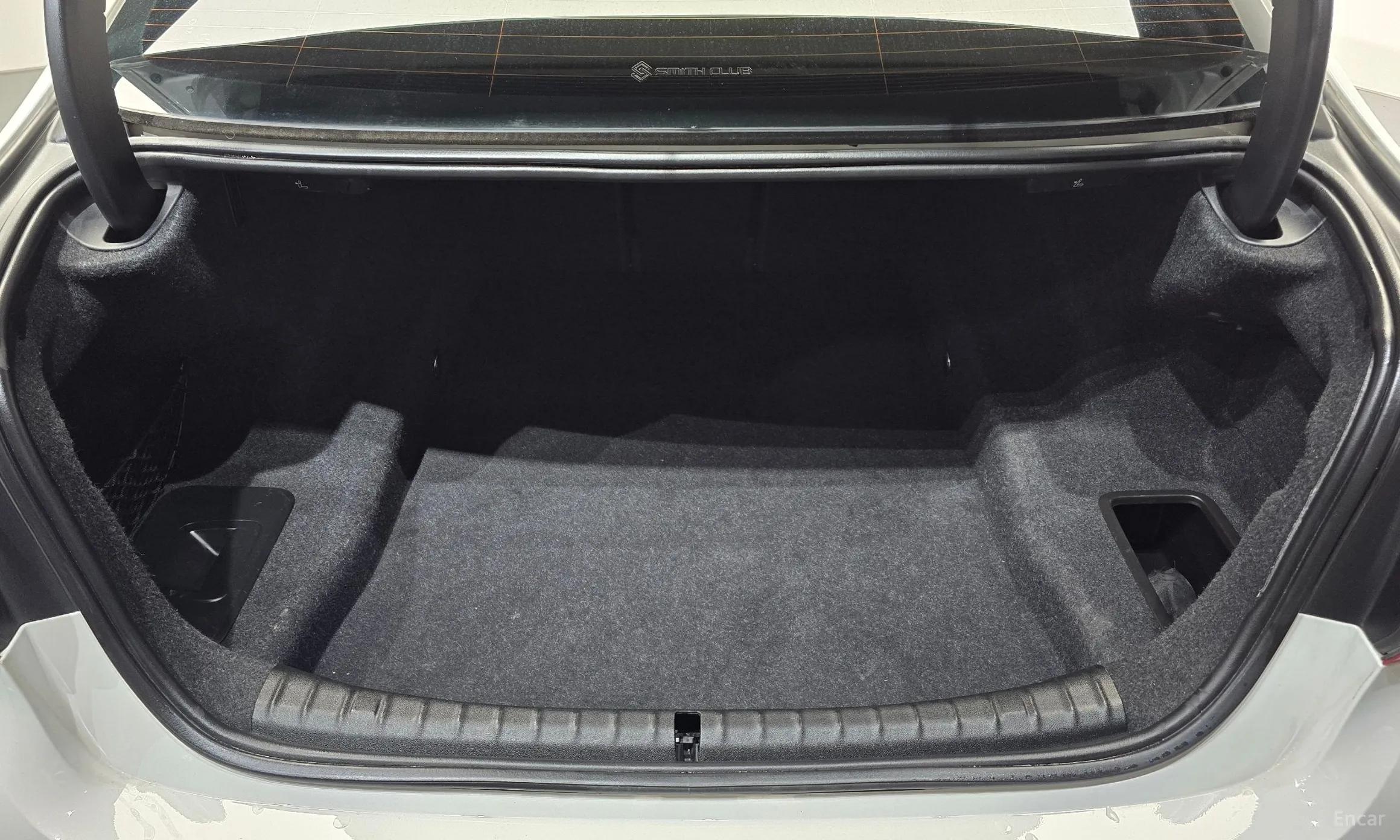 BMW 5 Series (G30) превью 20