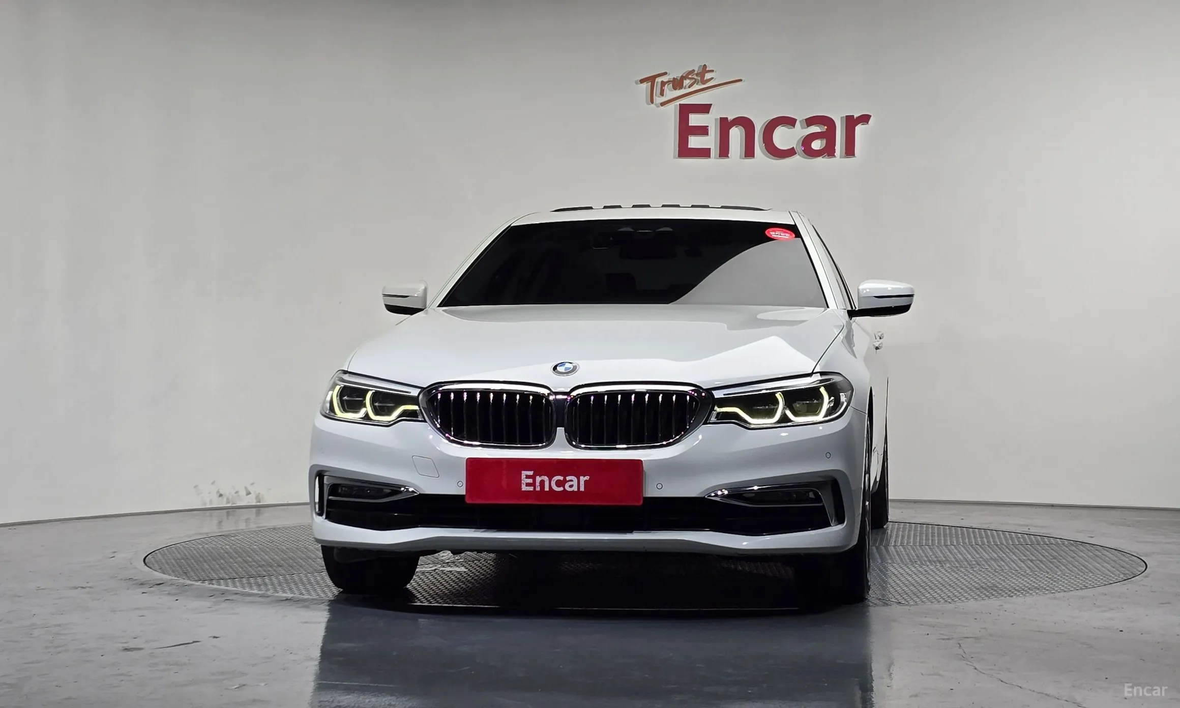 BMW 5 Series (G30) превью 3