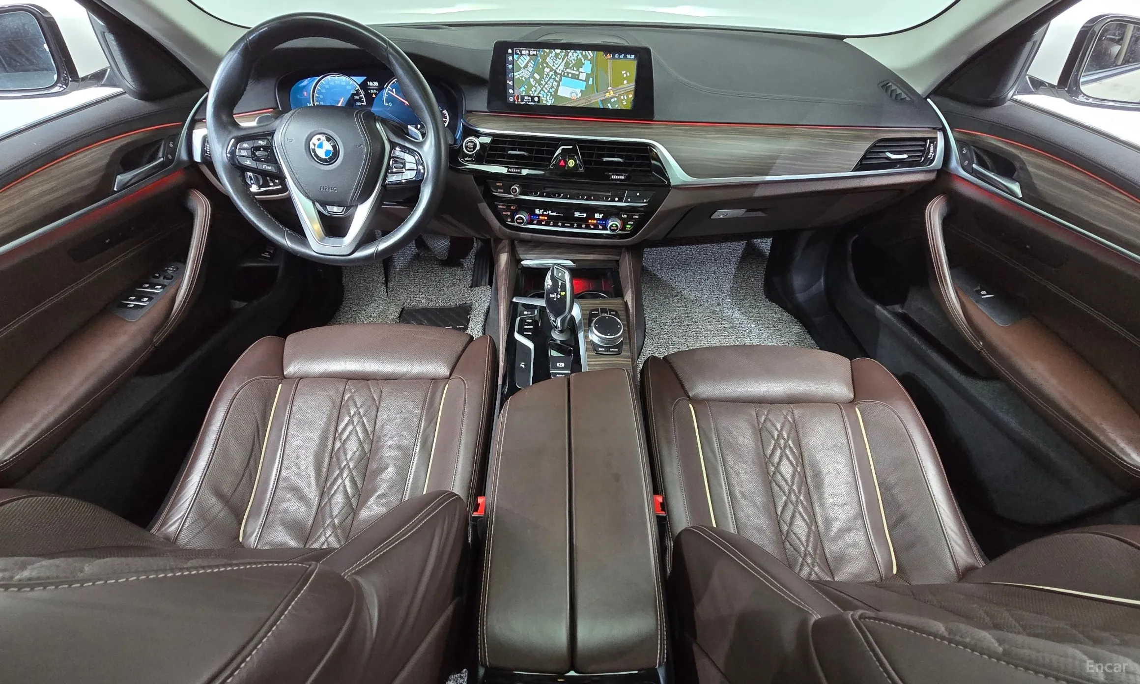 BMW 5 Series (G30) превью 7