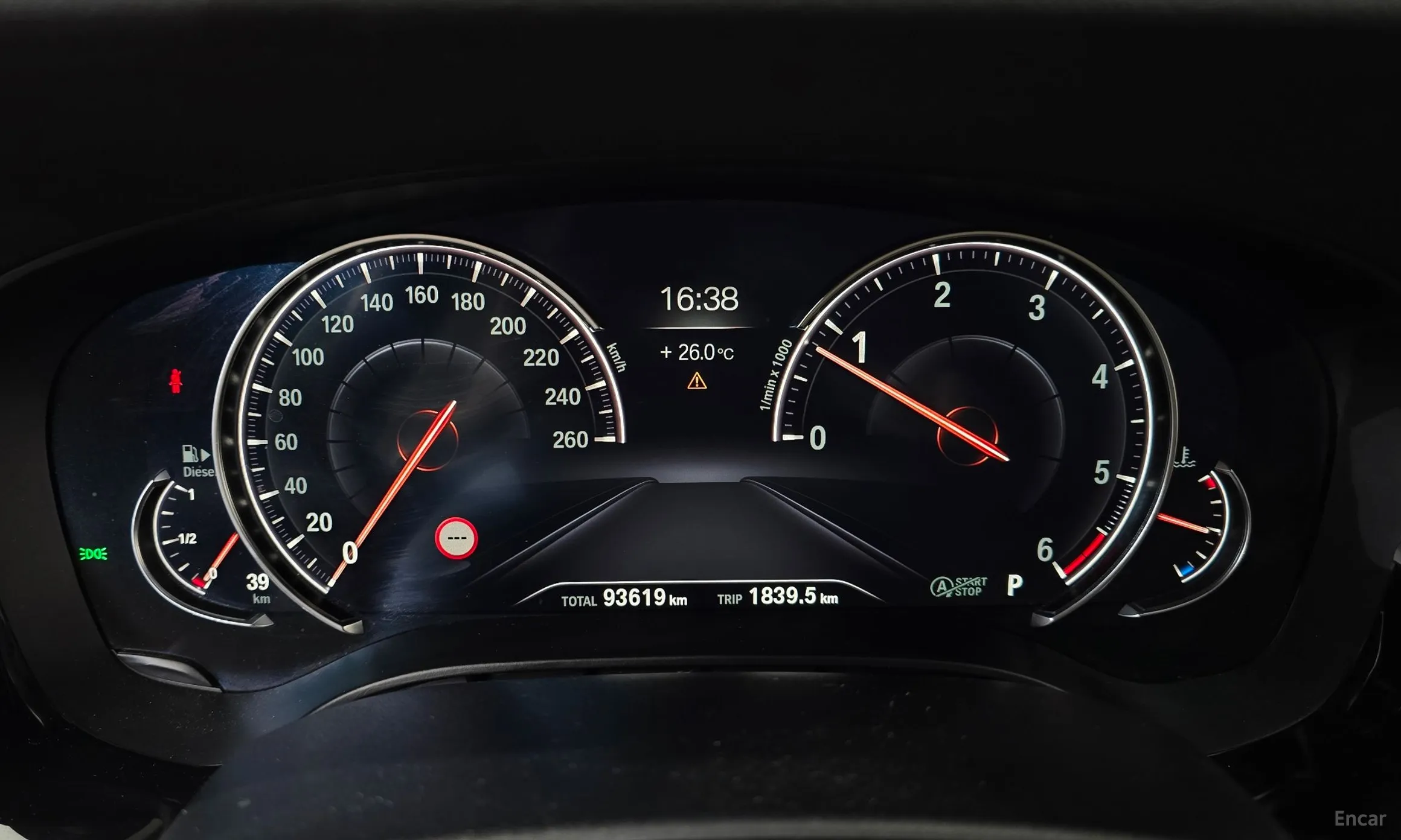 BMW 5 Series (G30) превью 8
