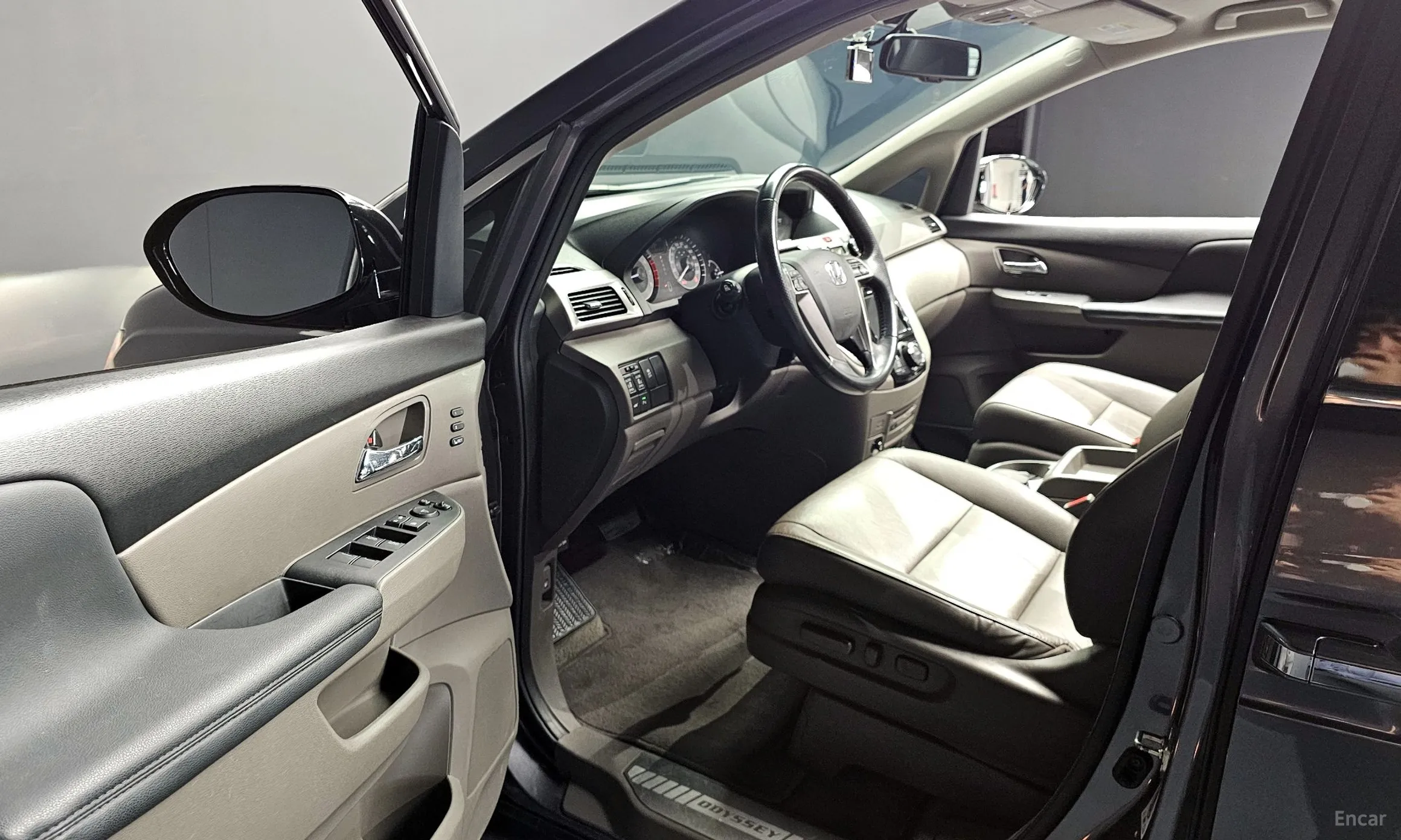 Honda Odyssey превью 10