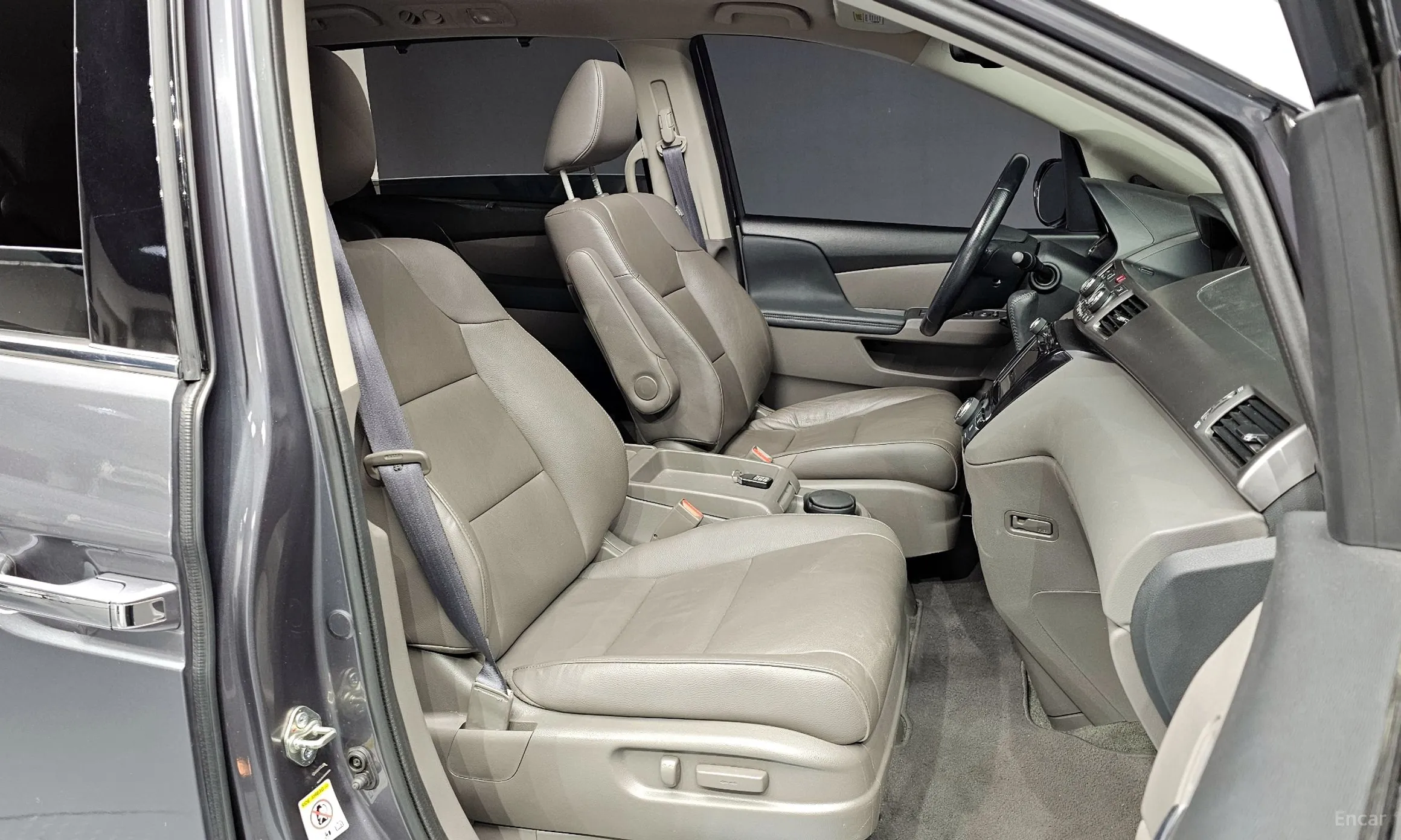 Honda Odyssey превью 11