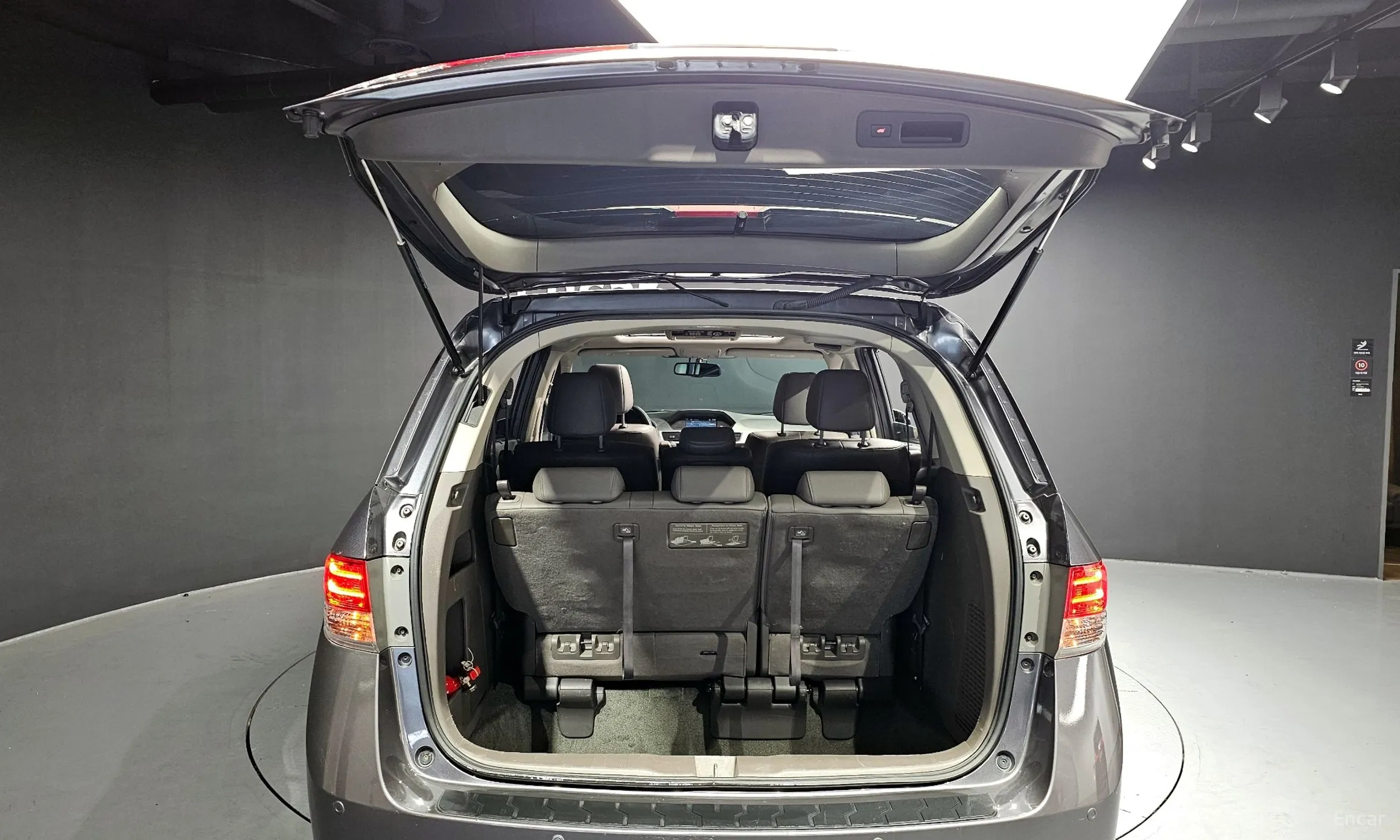 Honda Odyssey превью 20
