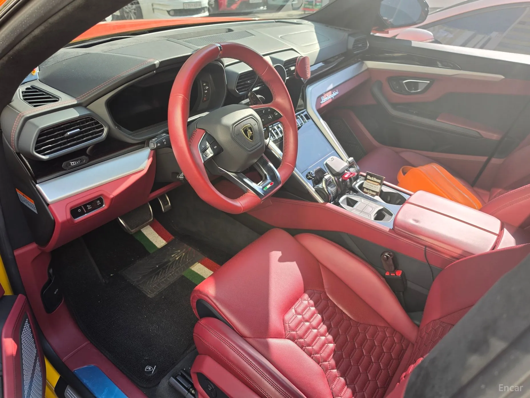 Lamborghini Urus превью 12