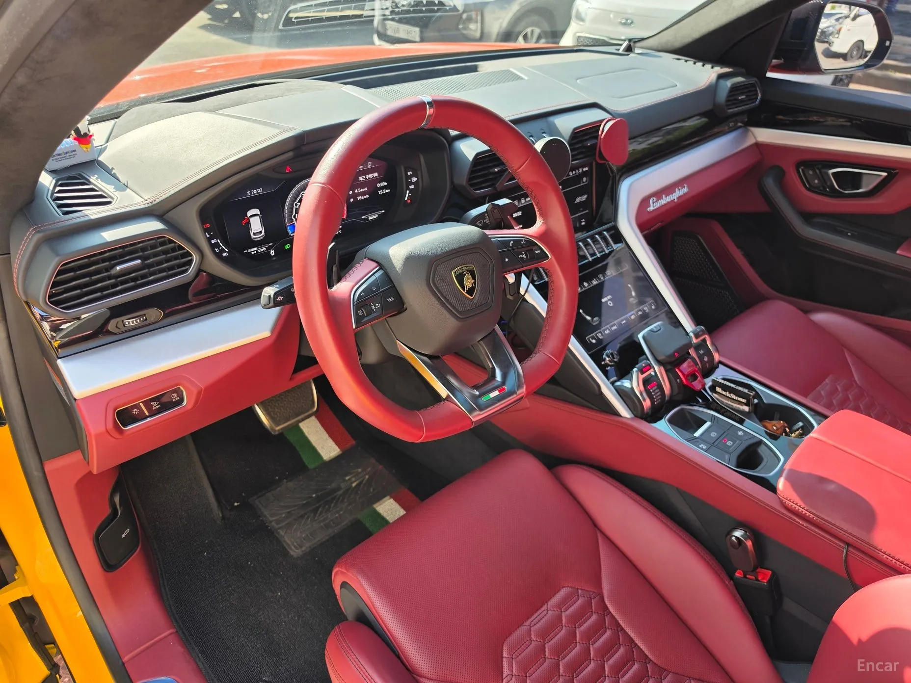 Lamborghini Urus превью 6