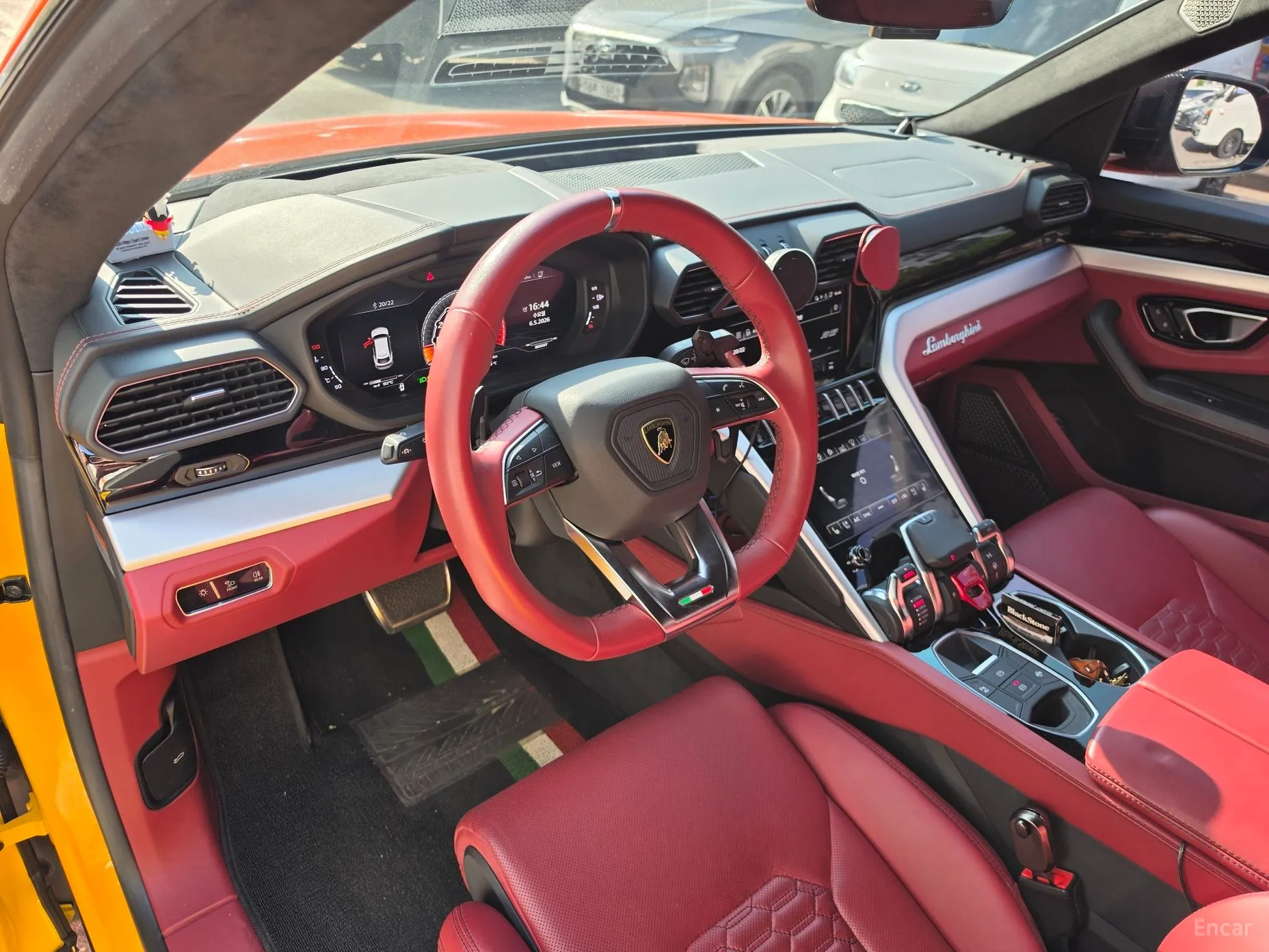 Lamborghini Urus превью 8