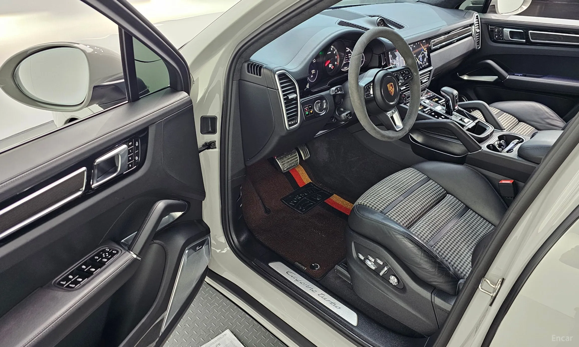 Porsche Cayenne (PO536) превью 10