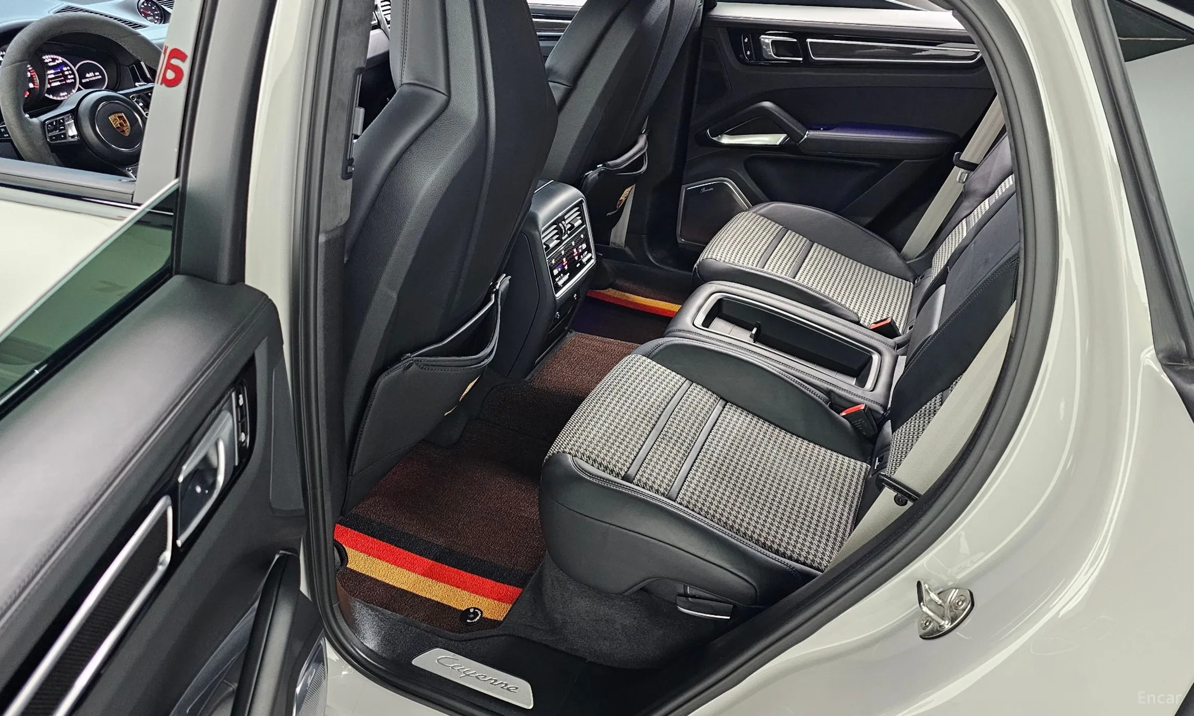 Porsche Cayenne (PO536) превью 11