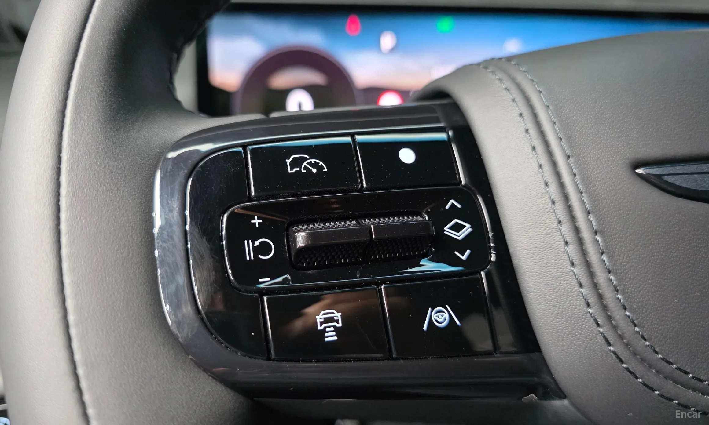 Genesis GV80 превью 17
