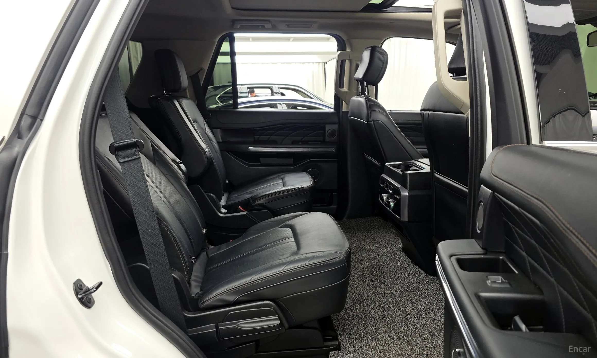 Ford Expedition превью 12