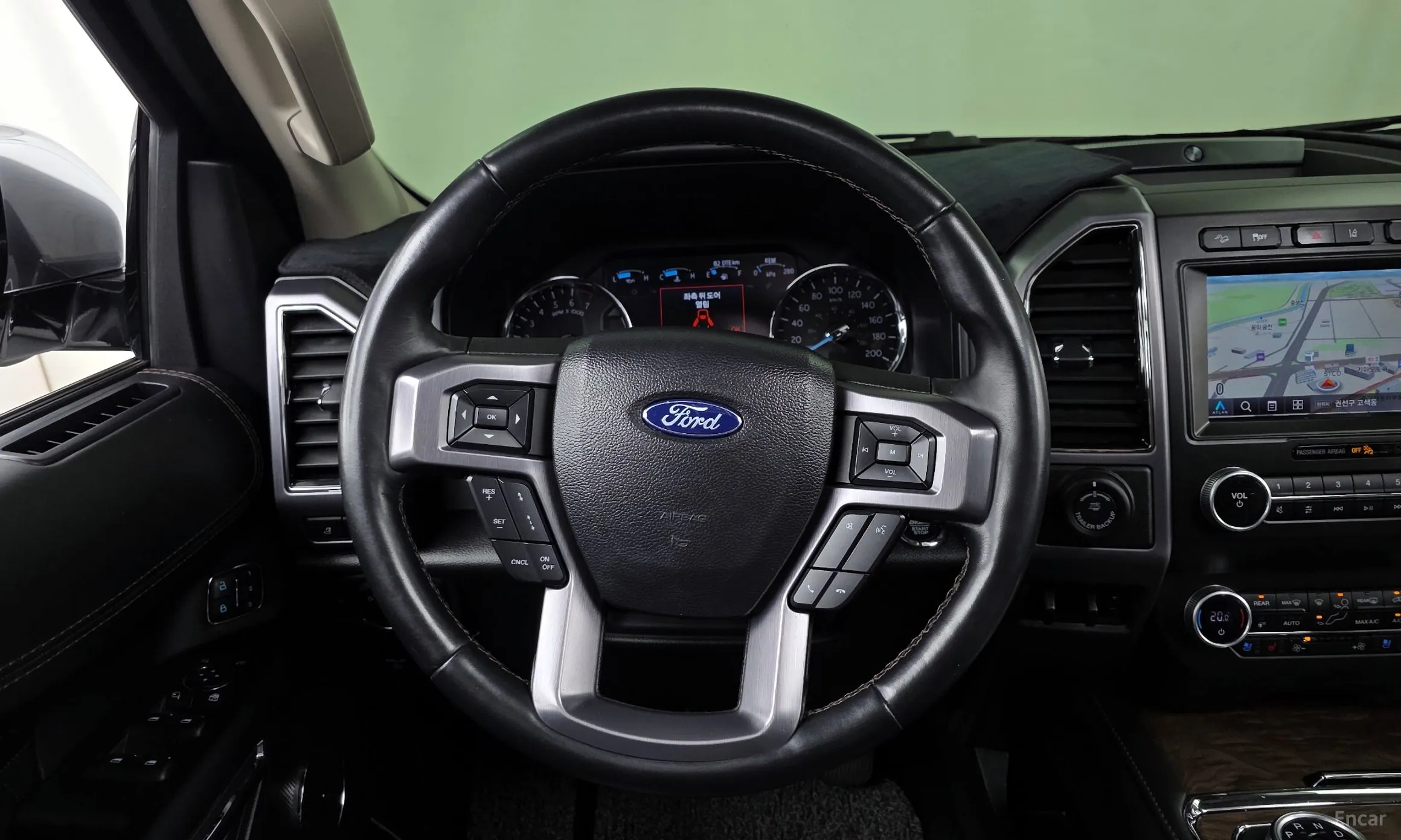 Ford Expedition превью 13
