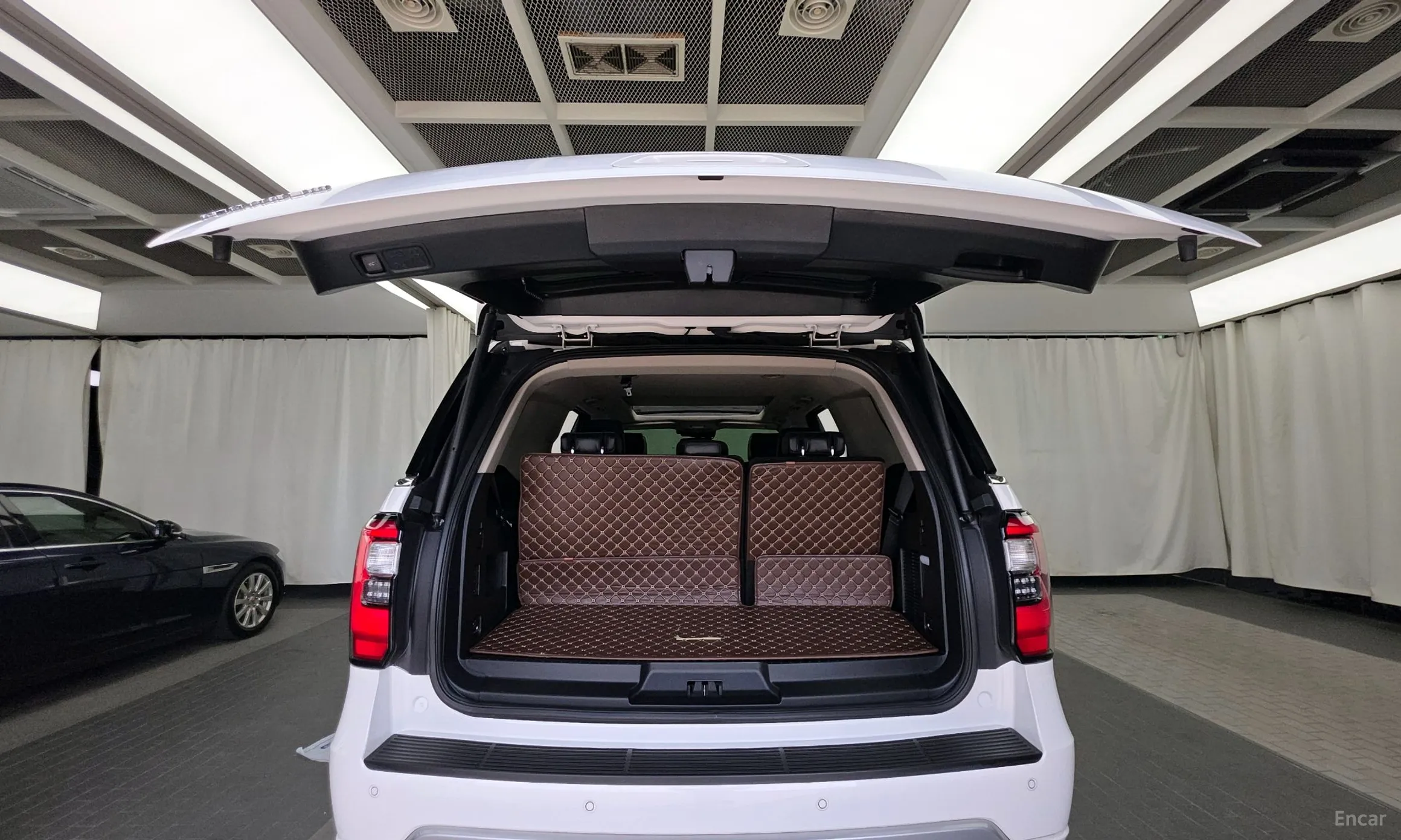 Ford Expedition превью 20