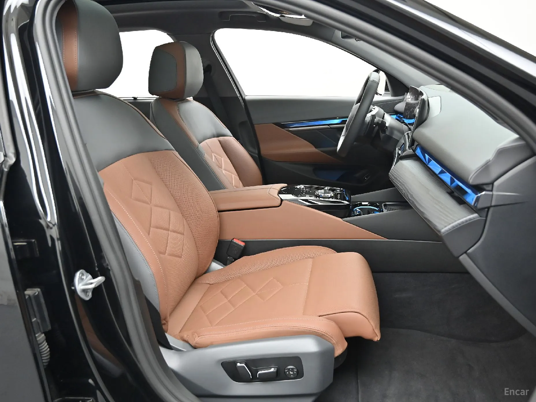 BMW 5 Series (G60) превью 10