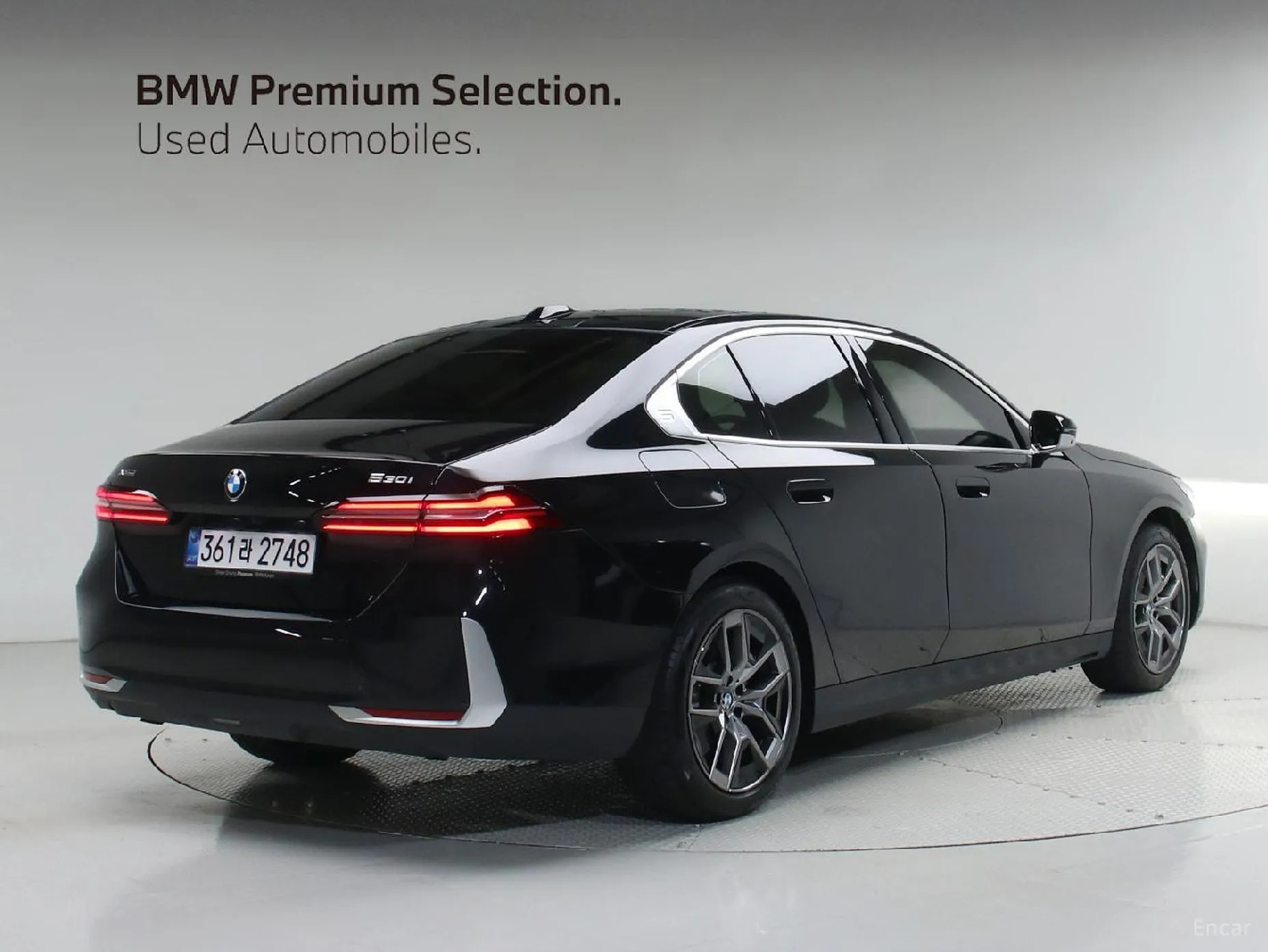 BMW 5 Series (G60) превью 4