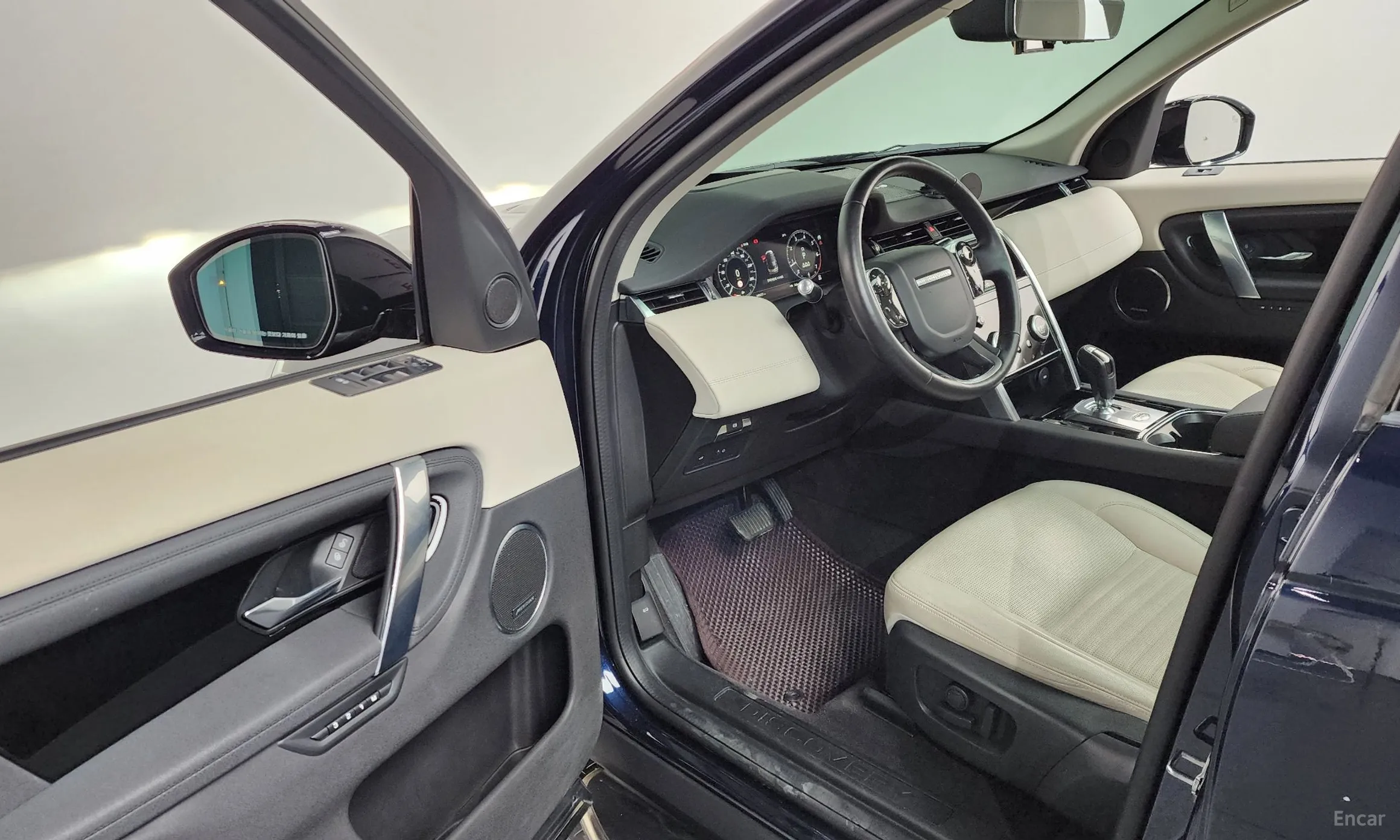 Land Rover Discovery Sports превью 10