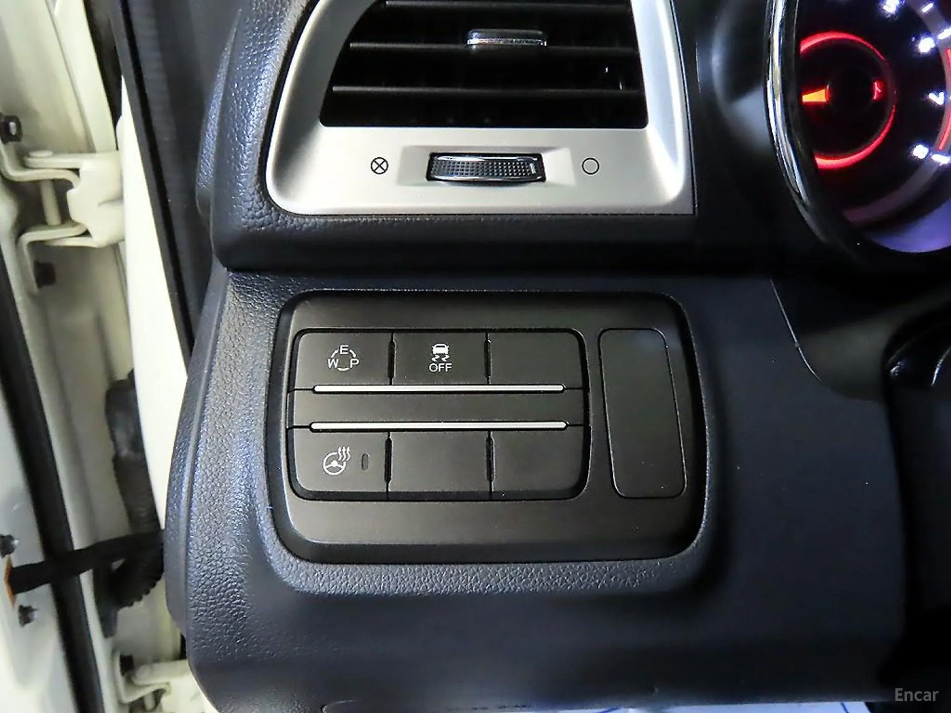 KG Mobility (SsangYong) Tivoli, Lazio превью 17