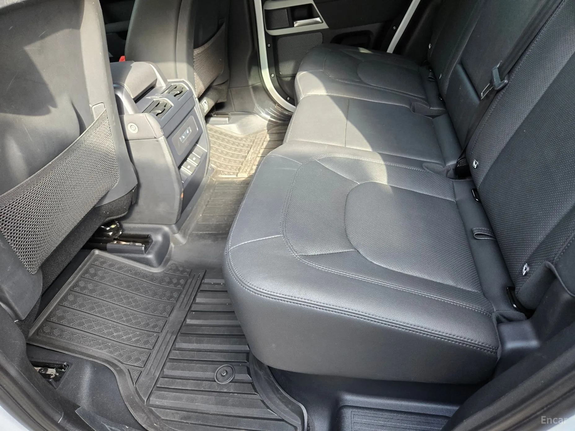 Land Rover Defender (L663) превью 19